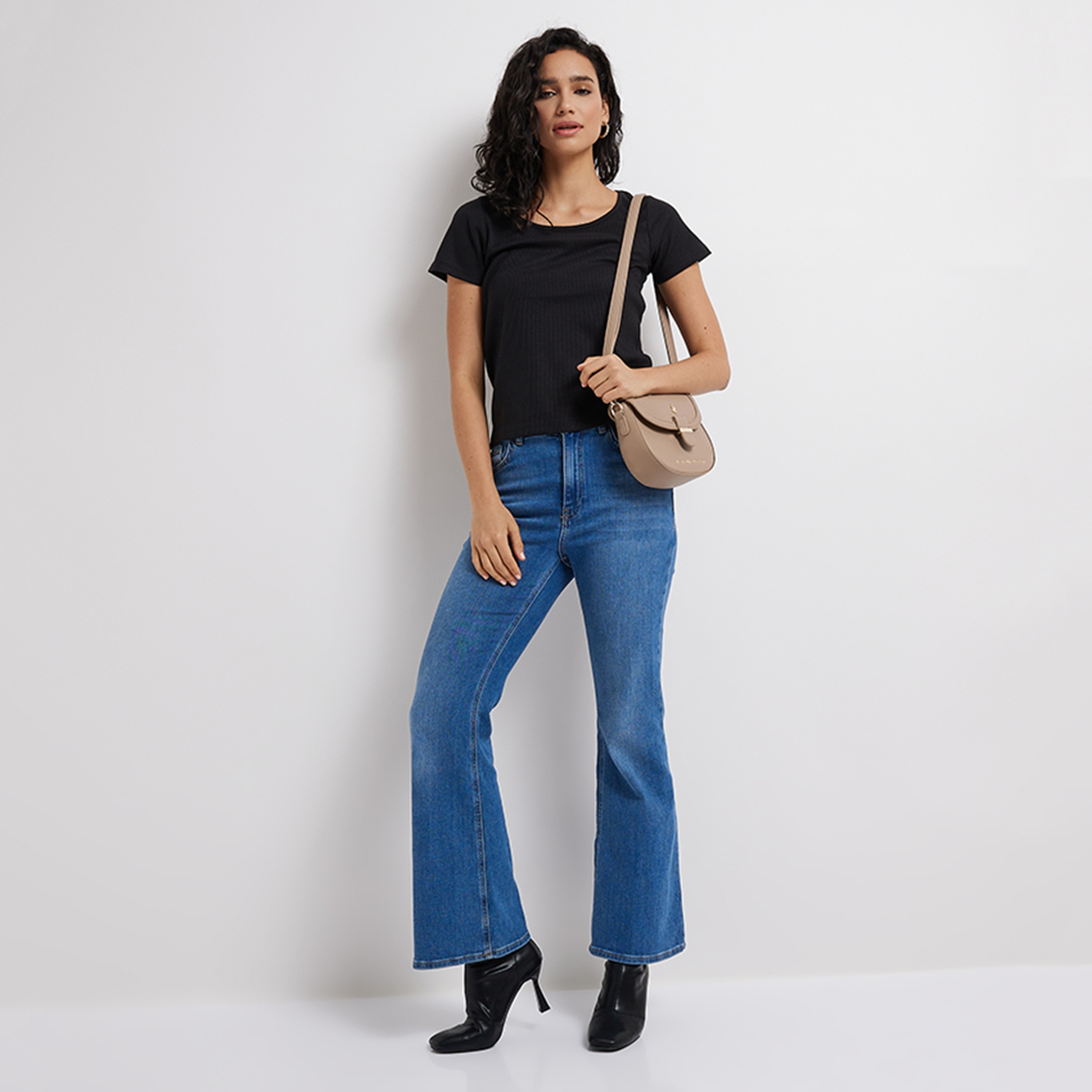 تي شيرت نسائي بأكمام قصيرة ورقبة دائرية منقوش من أيروبوستال-women-clothing-tshirts-image-2