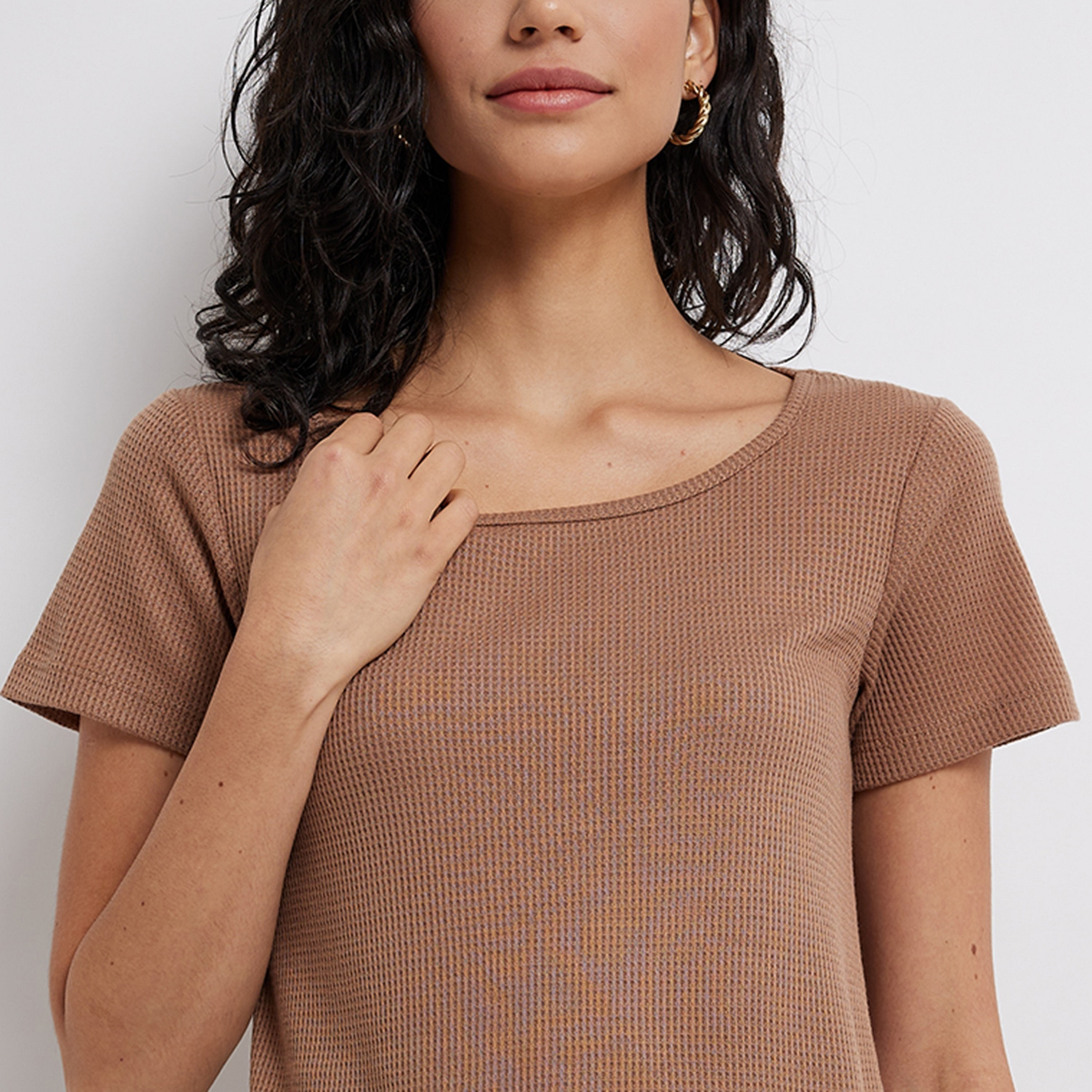 تي شيرت نسائي بأكمام قصيرة ورقبة دائرية منقوش من أيروبوستال-women-clothing-tshirts-image-7