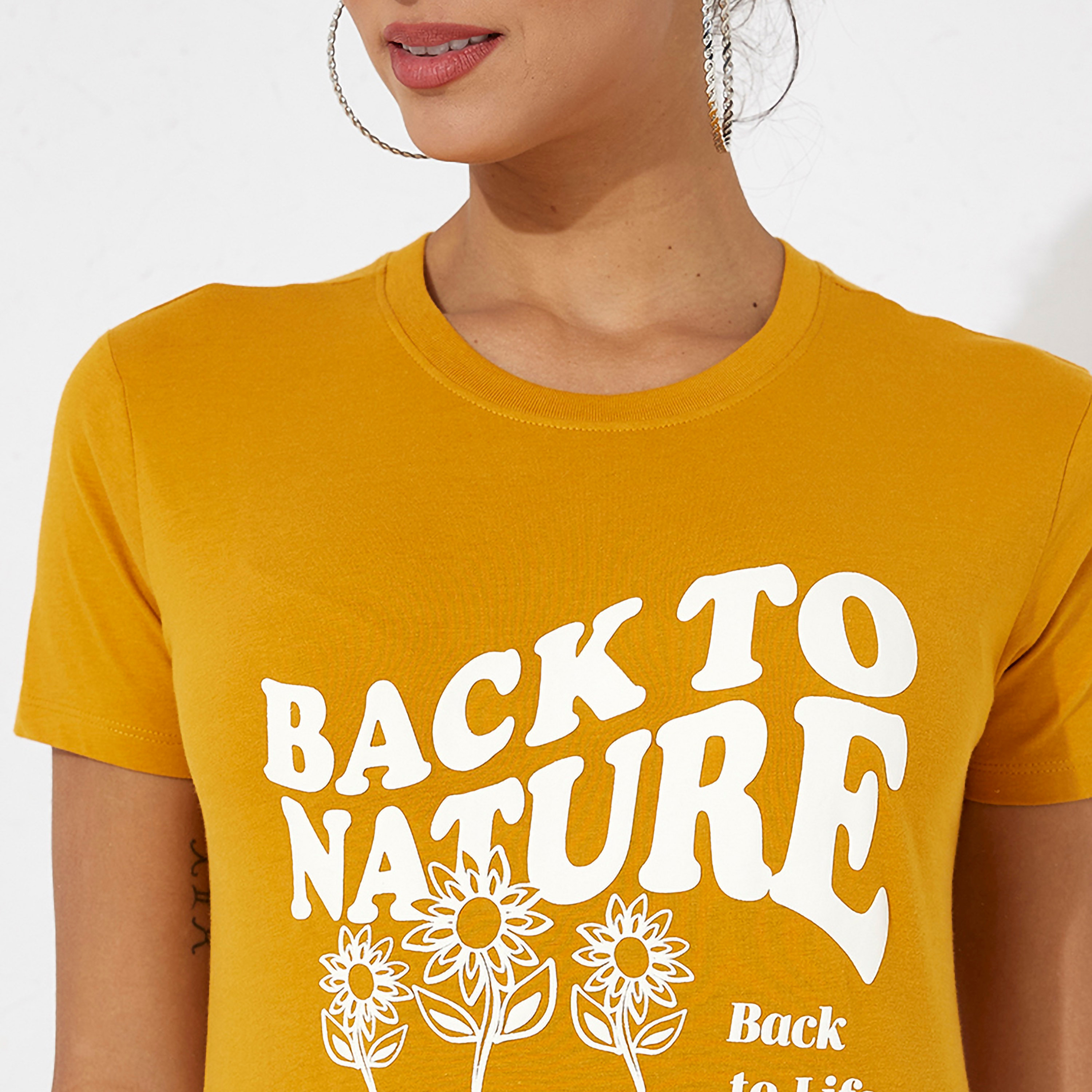 تي شيرت نسائي بأكمام قصيرة ورقبة دائرية وطبعة نصية من أيروبوستال-women-clothing-tshirts-image-7