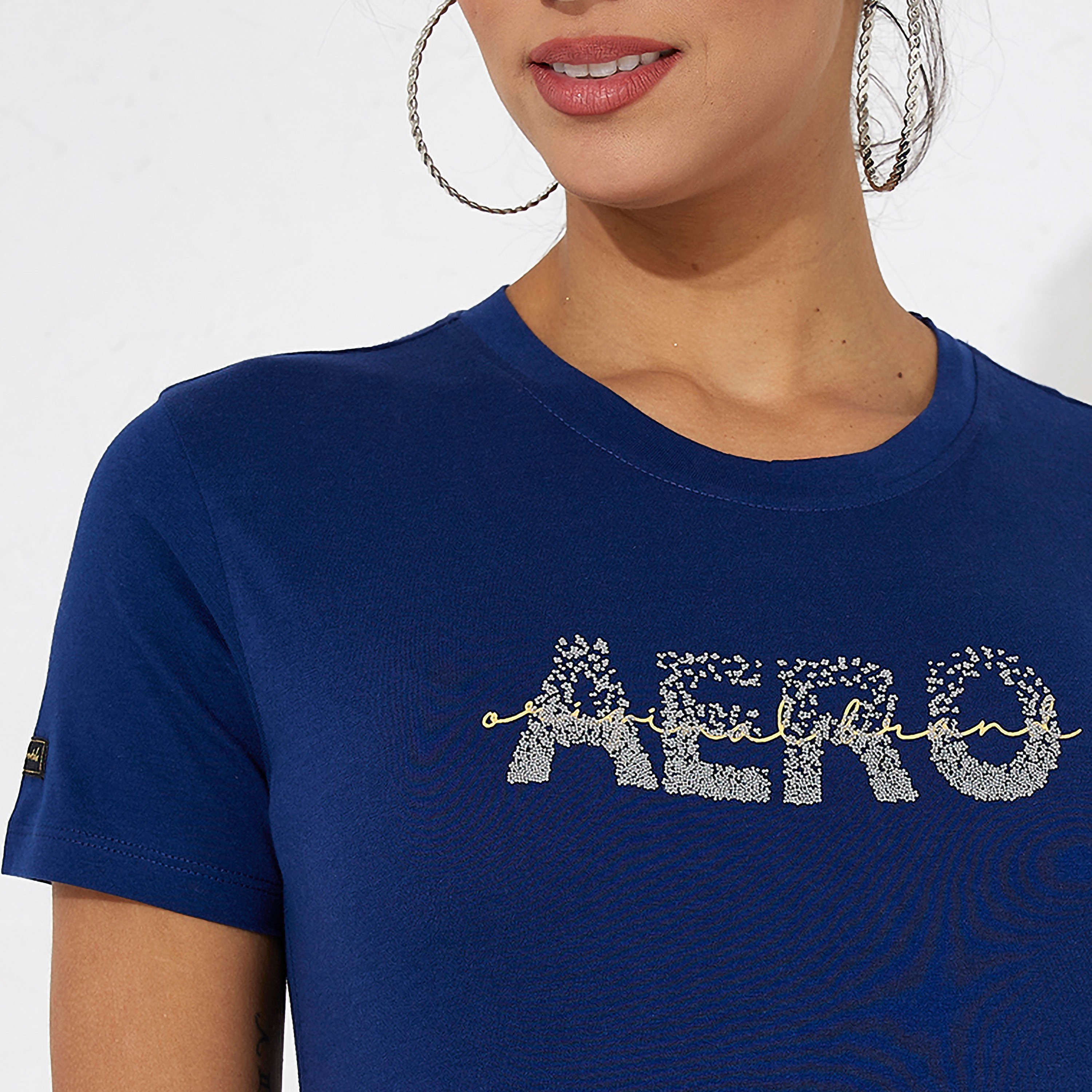 تي شيرت نسائي بأكمام قصيرة وياقة دائرية وشعار من أيروبوستال-women-clothing-tshirts-image-3