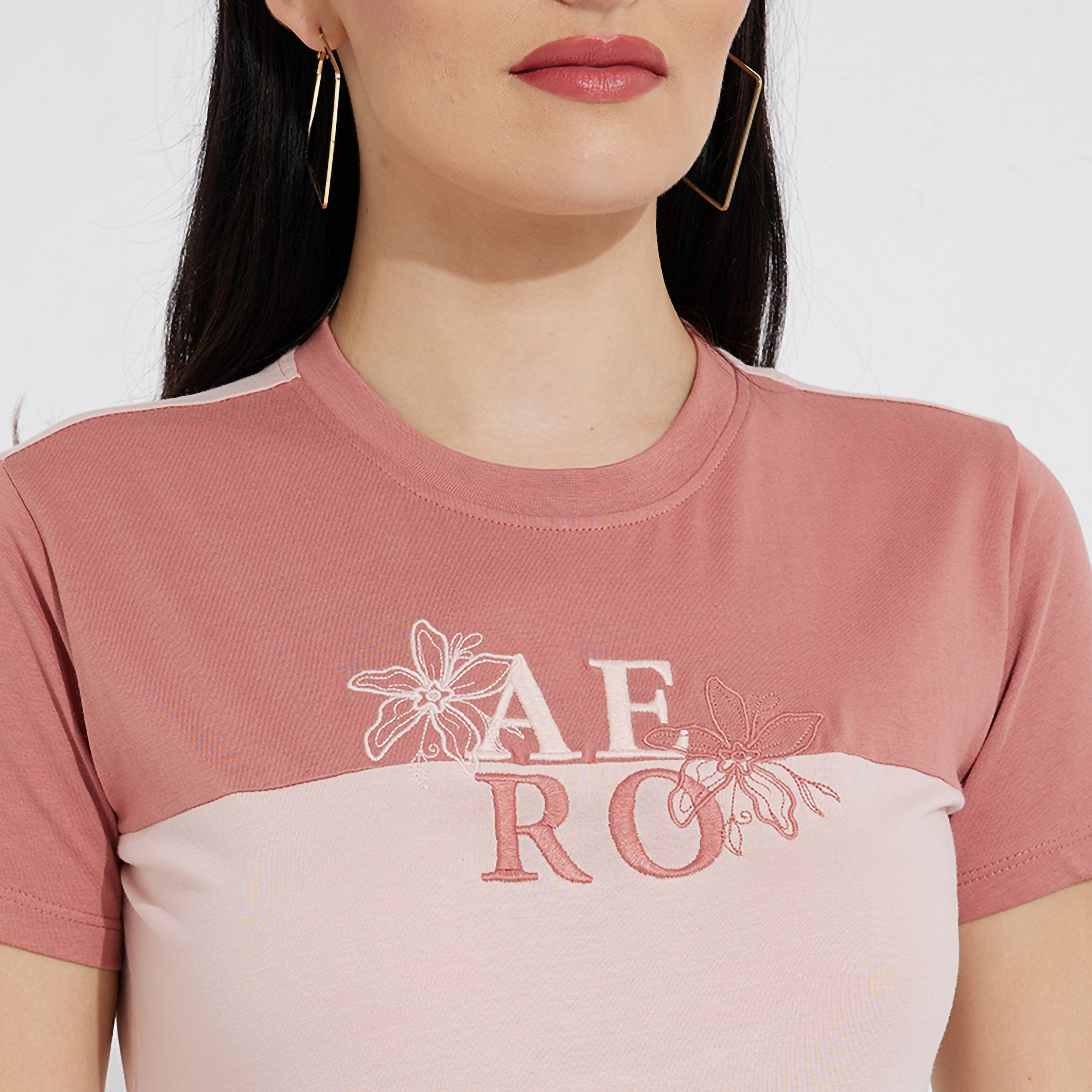 تي شيرت نسائي بأكمام قصيرة وياقة دائرية بألوان متعددة من أيروبوستال-women-clothing-tshirts-image-7