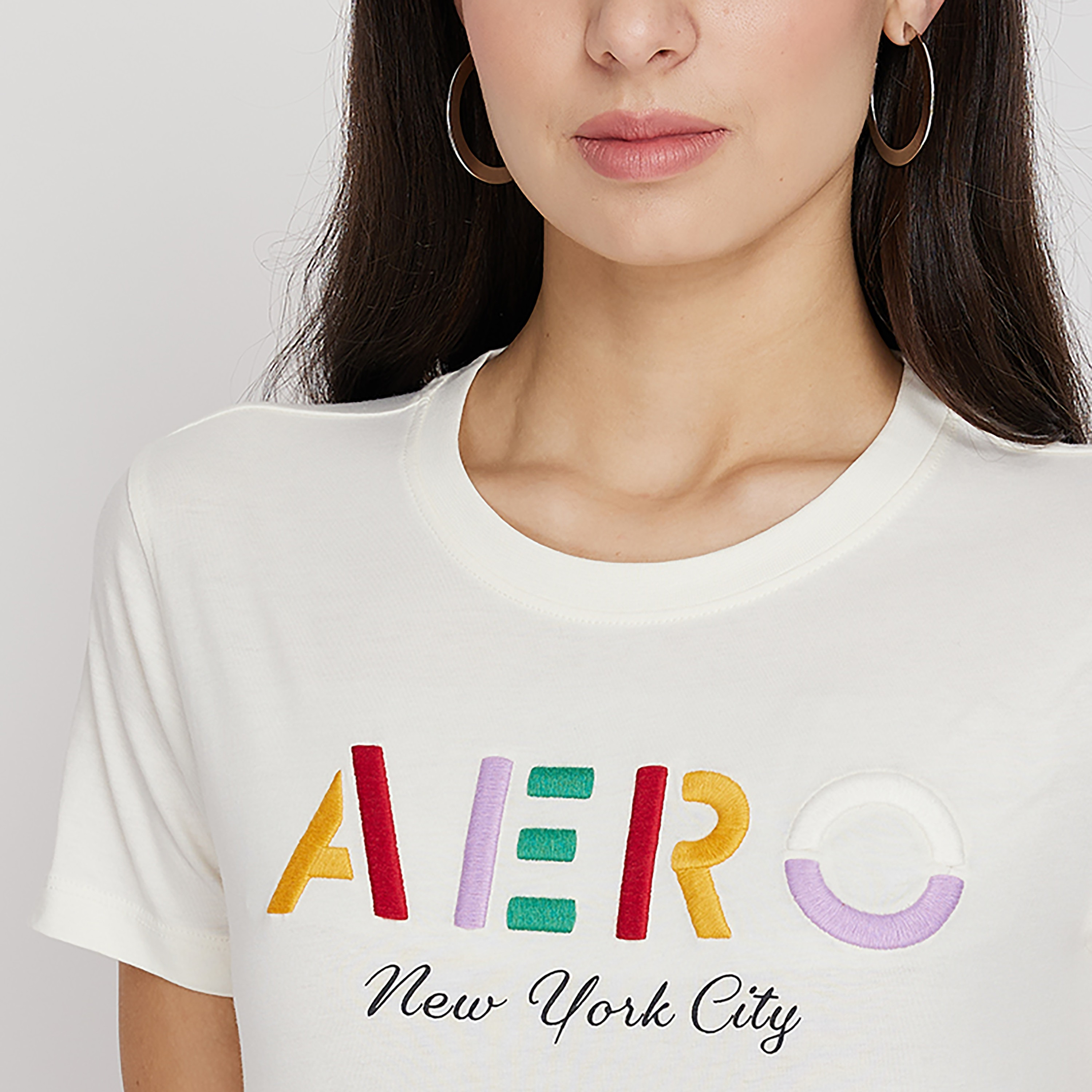 تي شيرت من ايروبوستال بأكمام قصيرة و ياقة مستديرة مع شعار بمطرز-women-clothing-tshirts-image-7