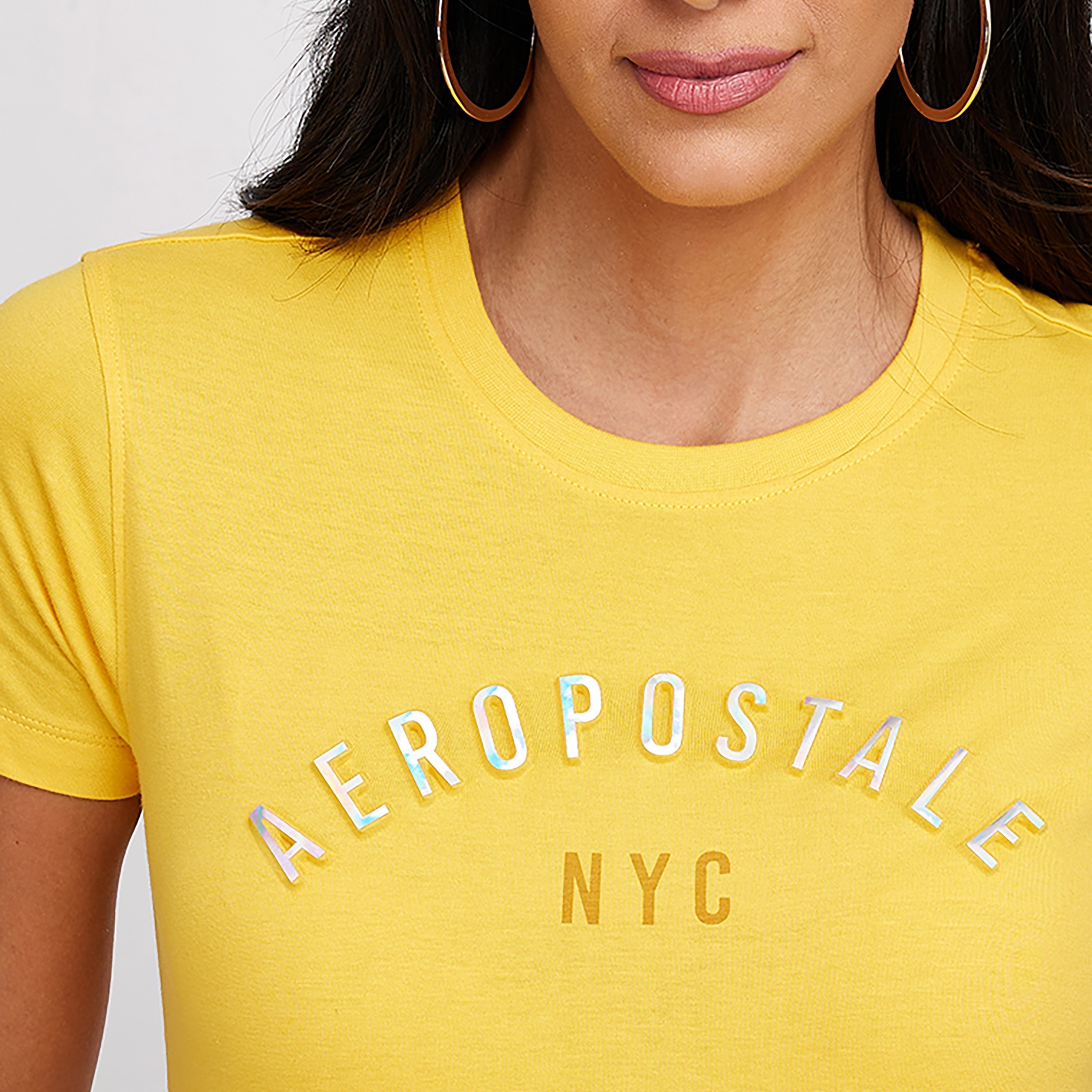 تي شيرت نسائي بأكمام قصيرة ورقبة دائرية وشعار منقوش من أيروبوستال-women-clothing-tshirts-image-3
