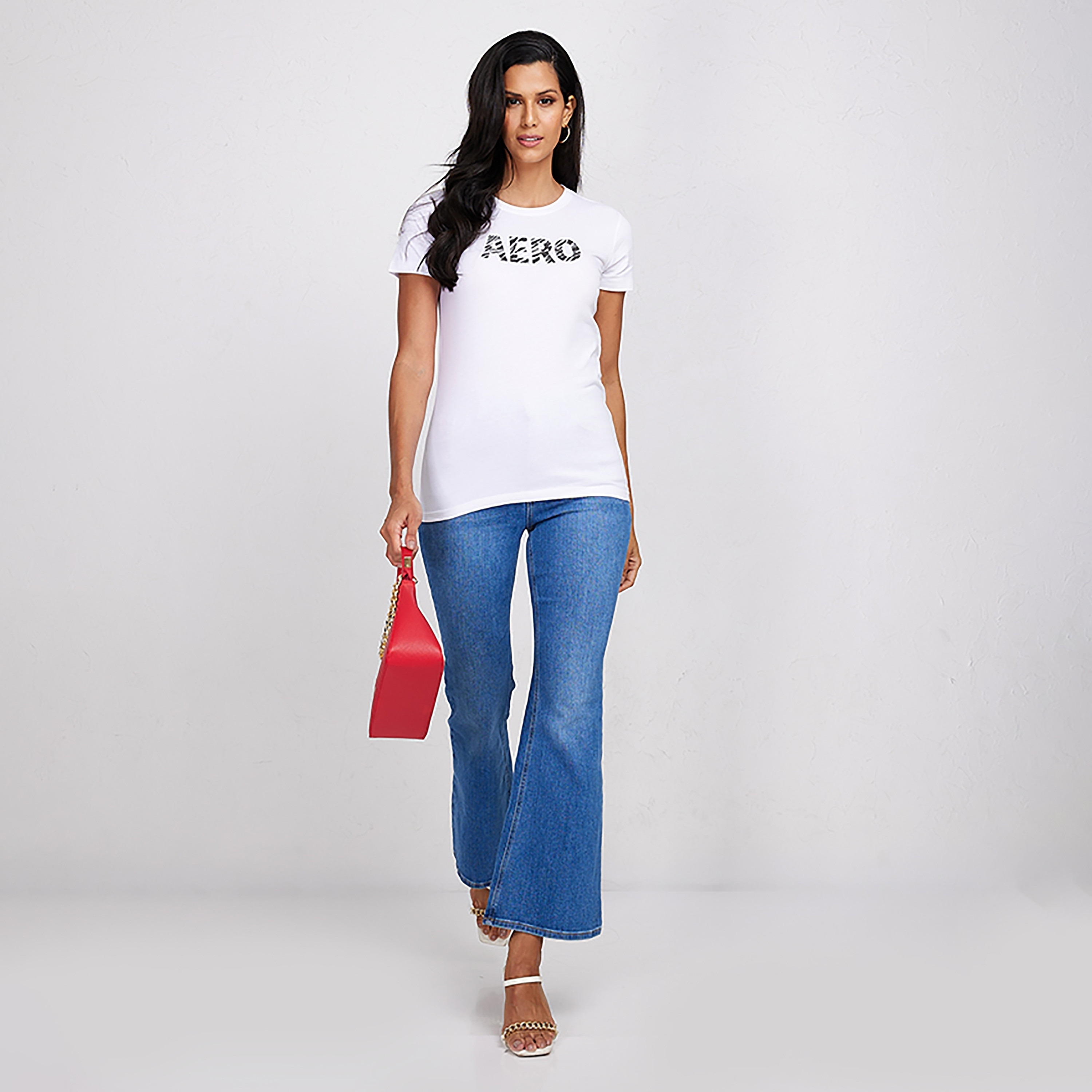 تي شيرت نسائي بأكمام قصيرة ورقبة دائرية وشعار جرافيكي من أيروبوستال-women-clothing-tshirts-image-2