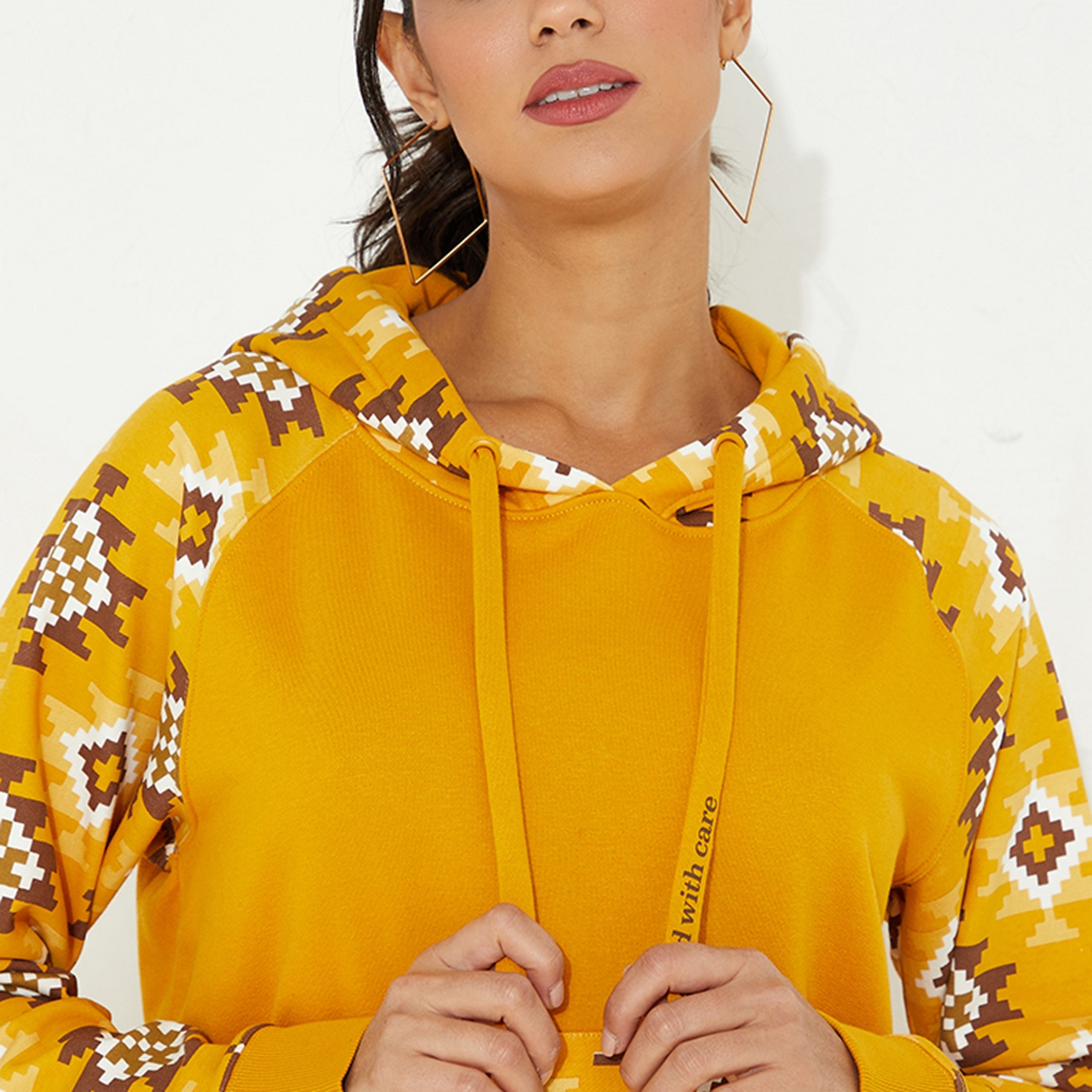 هودي هندسي بغطاء للرأس وأكمام راجلان للنساء بسحاب من خلال الرقبة من أيروبوستال-women-clothing-hoodiesandsweatshirts-hoodies-image-3
