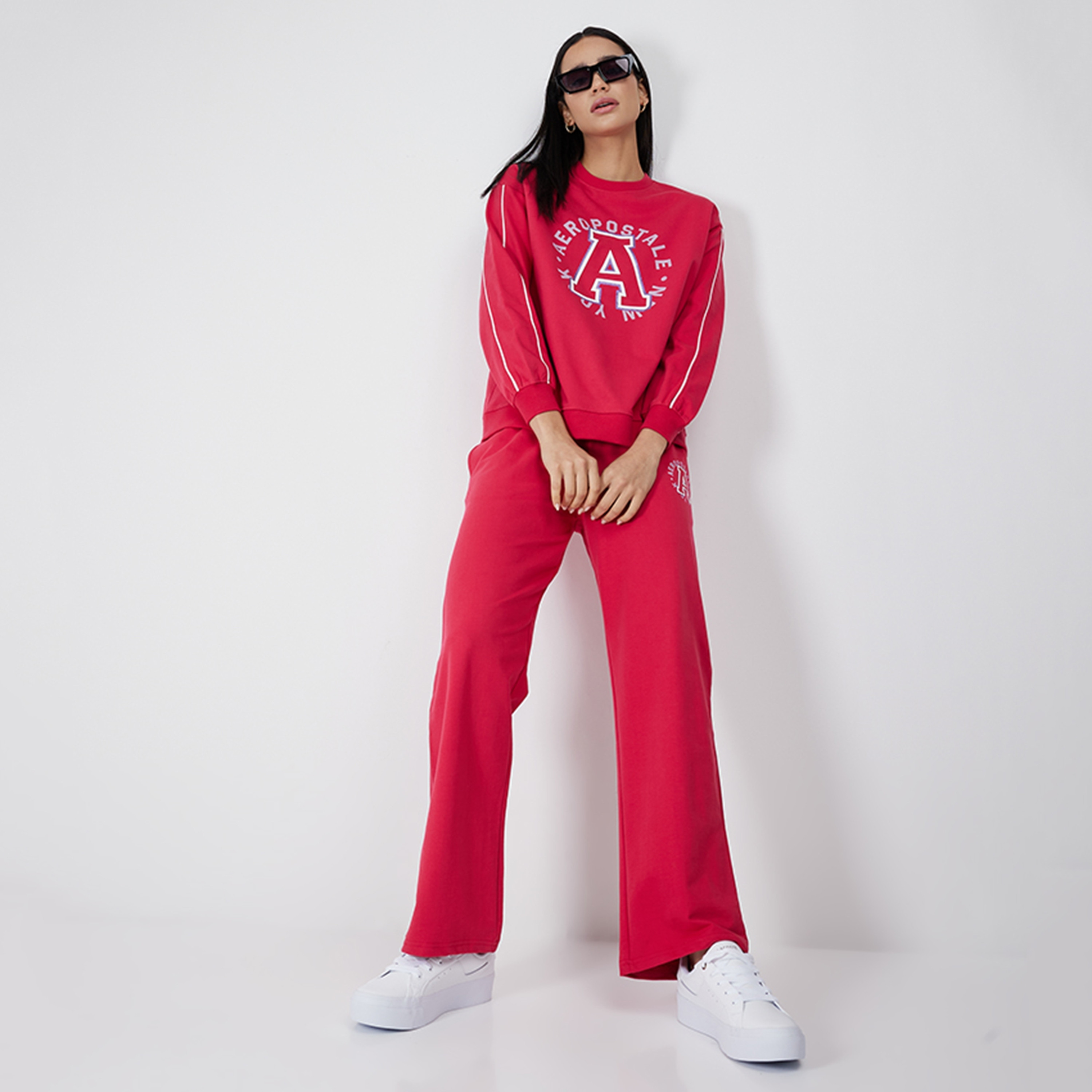 سويت شيرت نسائي برقبة دائرية وأكمام منسدلة وطبعة شعار من أيروبوستال-women-clothing-hoodiesandsweatshirts-sweatshirts-image-6