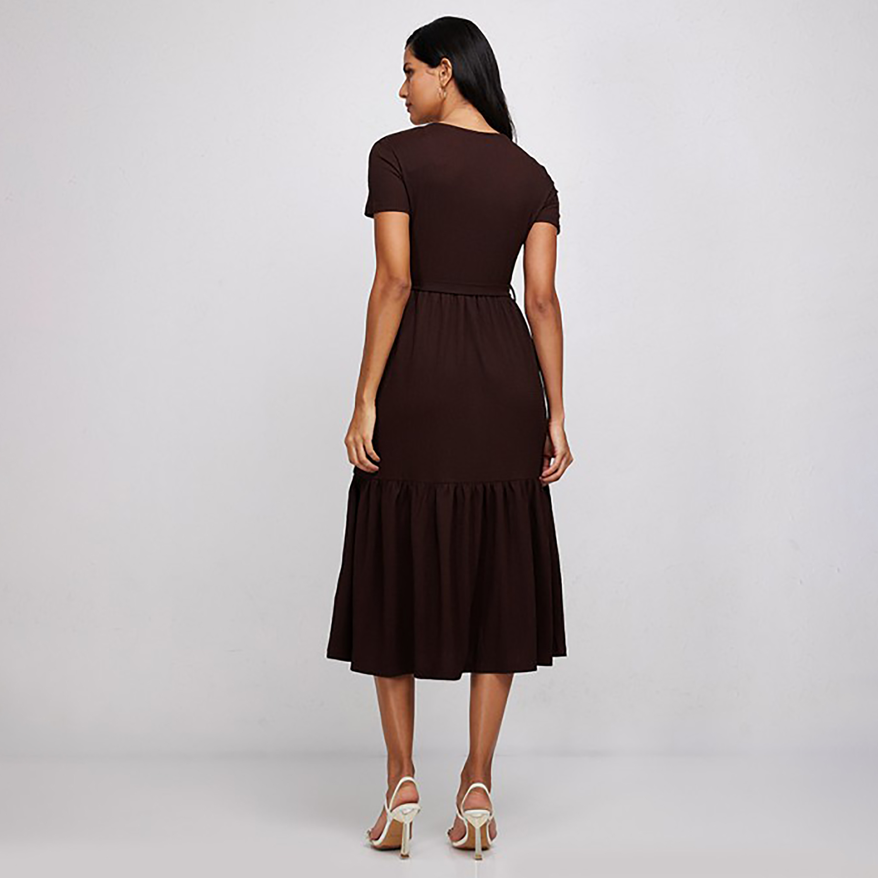 فستان ميدي بطبقات ورقبة على شكل فى مع تكسثرد من إيروبوستال-women-clothing-dresses-image-8