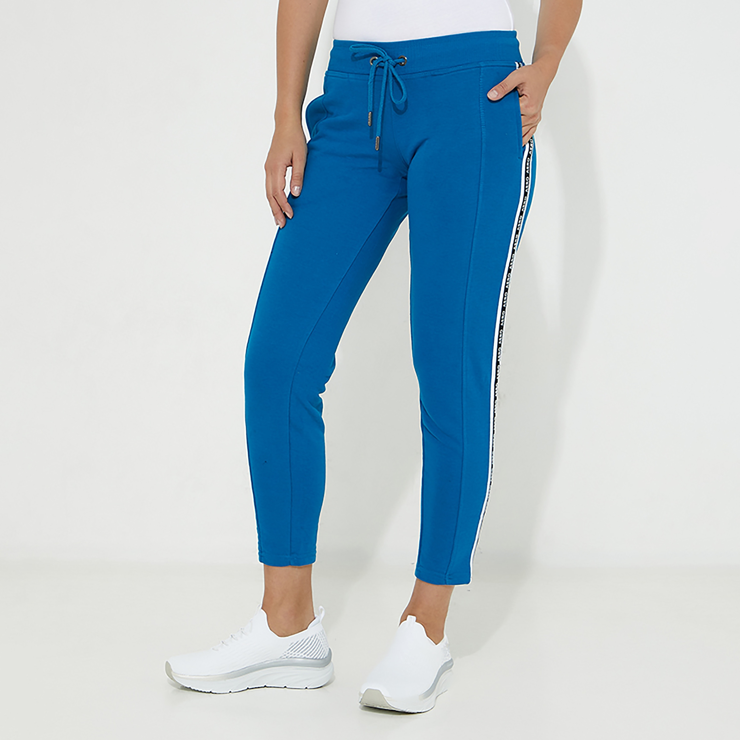 بنطلون رياضي نسائي متوسط ​​الارتفاع برباط من Aeropostale-women-clothing-bottoms-joggers-image-1