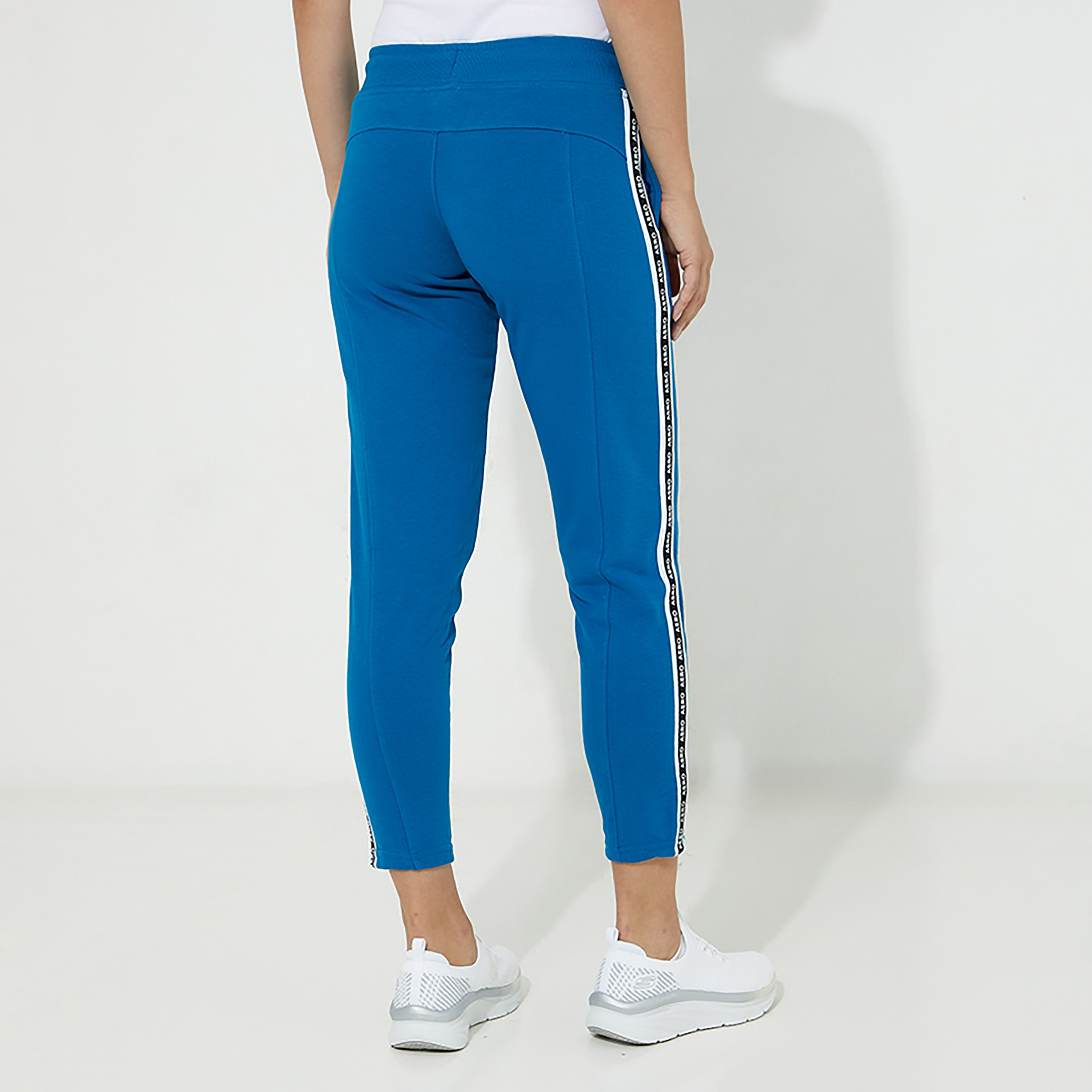 بنطلون رياضي نسائي متوسط ​​الارتفاع برباط من Aeropostale-women-clothing-bottoms-joggers-image-4