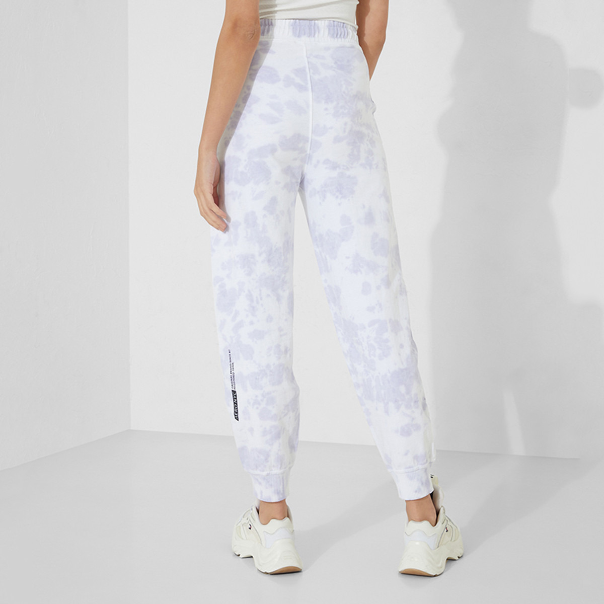 جوغرز نسائي من ايروبوستال بربط وصبغ مع رباط وجيوب مائلة بلون لافندر-women-clothing-bottoms-joggers-image-2