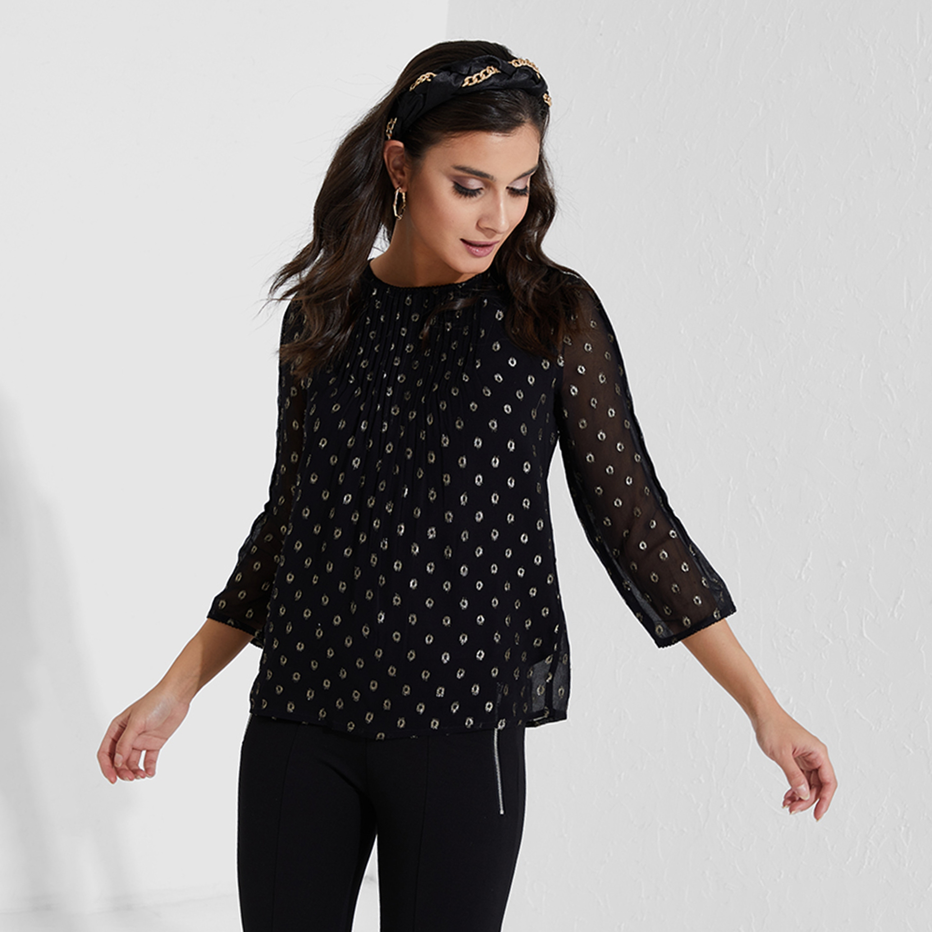 قميص نسائي من Aeropostale برقبة دائرية وأكمام طويلة-women-clothing-shirtsandblouses-blouses-image-1