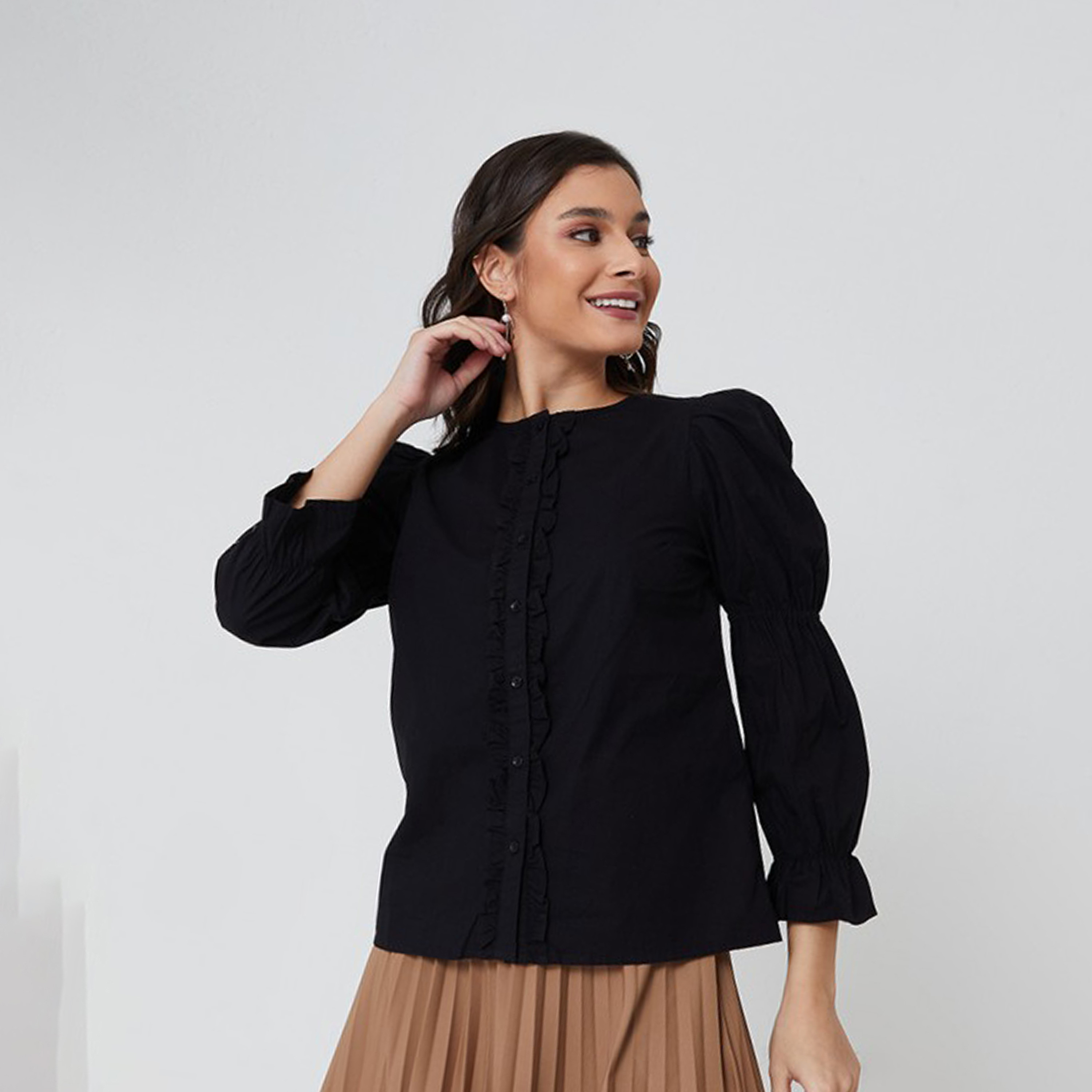 توب نسائي بأكمام منفوخة من آيروبوستيل-women-clothing-shirtsandblouses-blouses-image-5