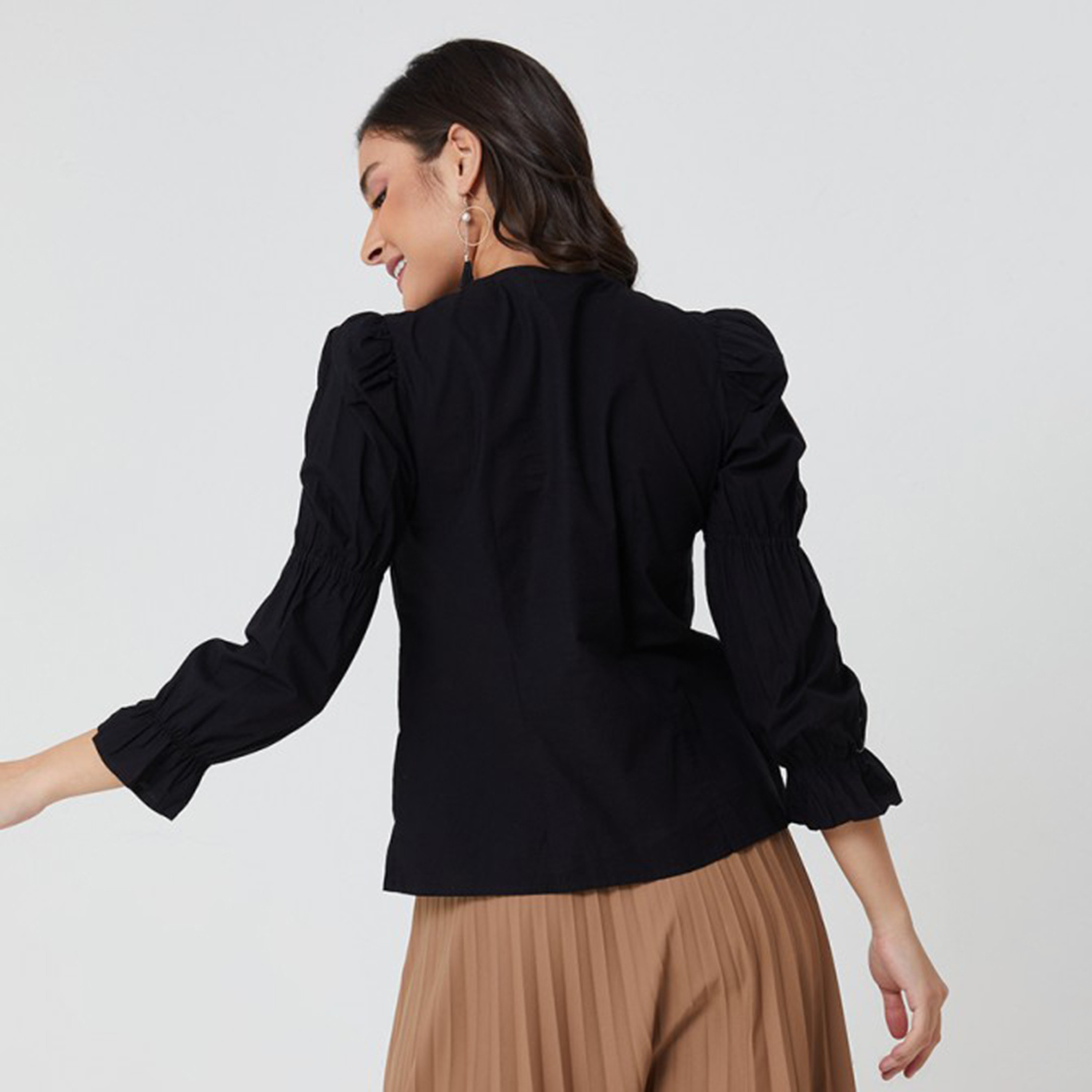 توب نسائي بأكمام منفوخة من آيروبوستيل-women-clothing-shirtsandblouses-blouses-image-8