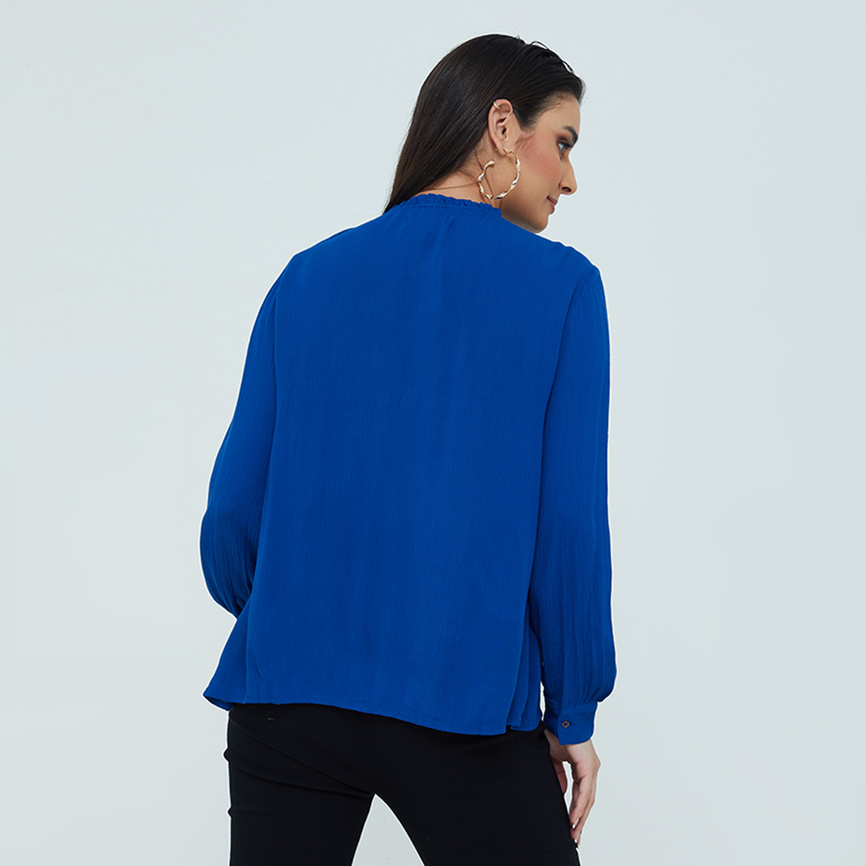 توب نسائي بياقة بكشكشة وتفاصيل ثنيات أمامية من آيروبوستيل-women-clothing-shirtsandblouses-blouses-image-4
