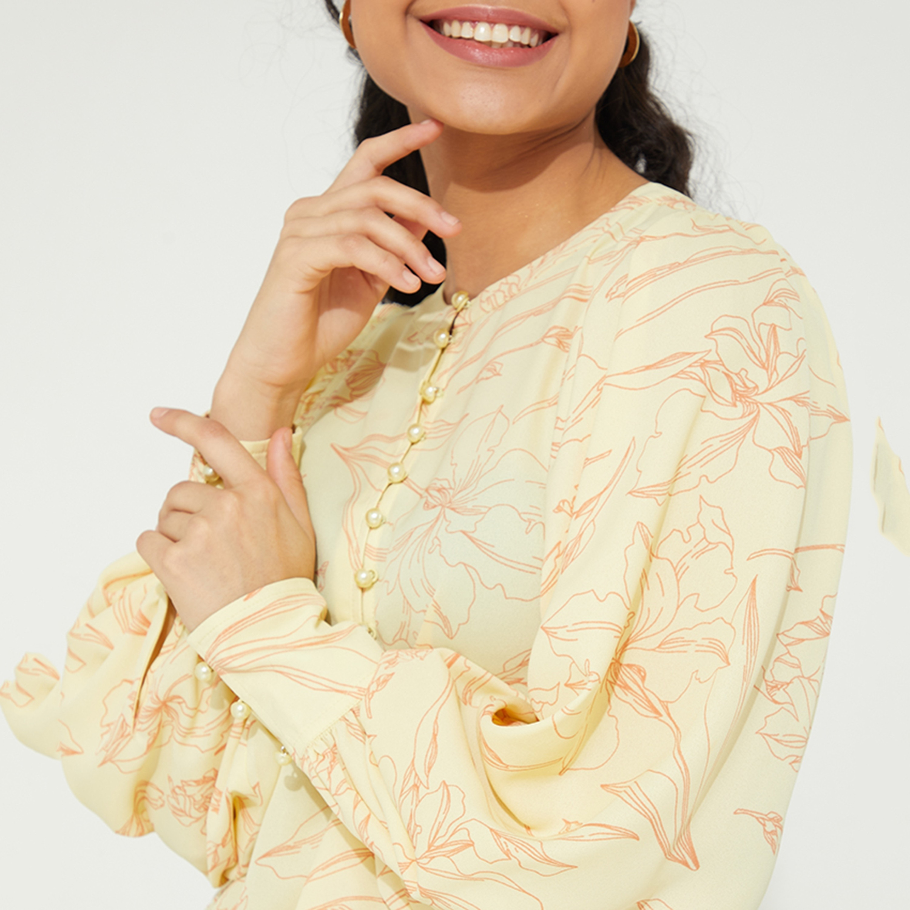 بلوزة نسائية بأكمام منفوخة وطبعة زهور من أيروبوستال-women-clothing-shirtsandblouses-blouses-image-3