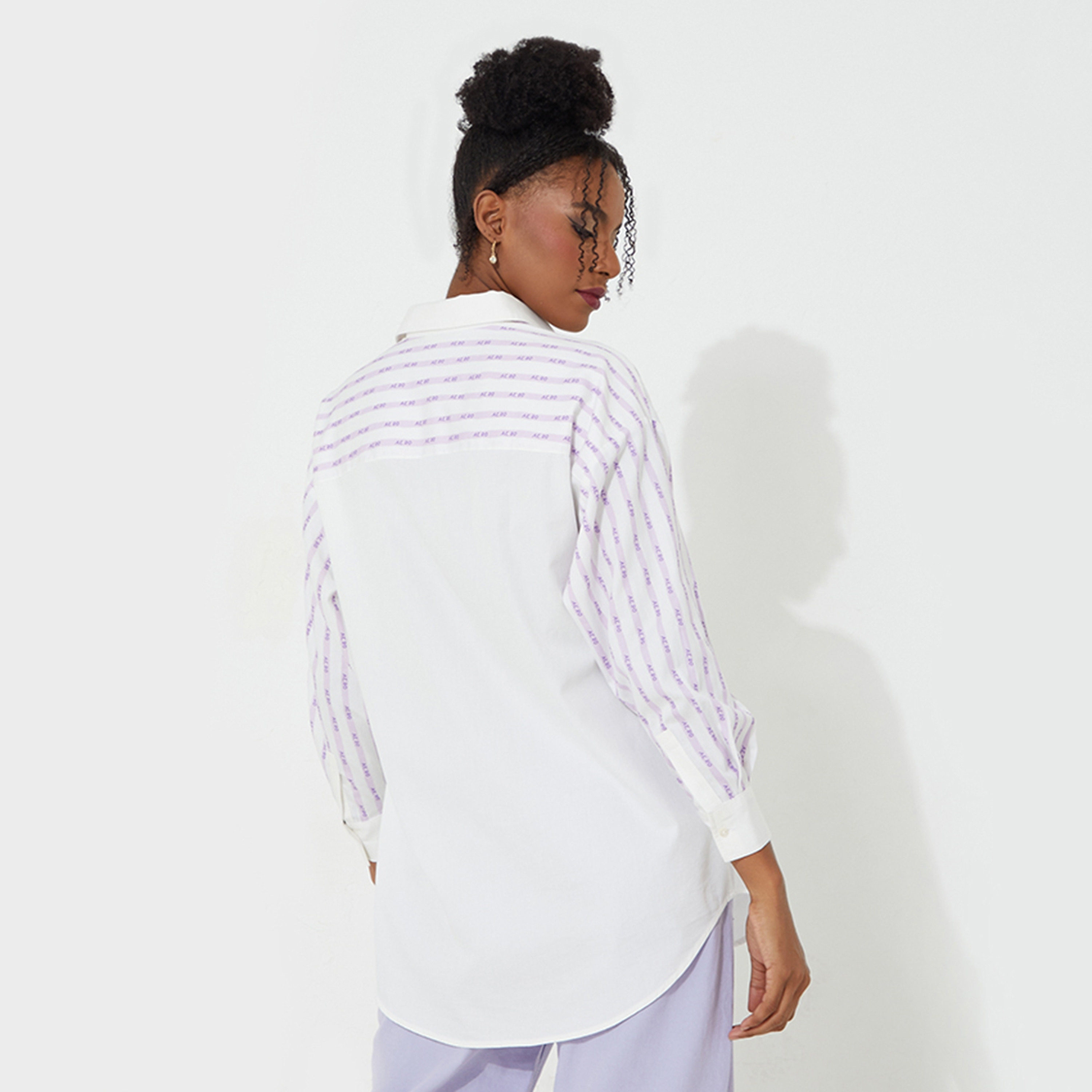 قميص نسائي بطبعة شعار وأكمام متباينة اللون من أيروبوستال-women-clothing-shirtsandblouses-shirts-image-8
