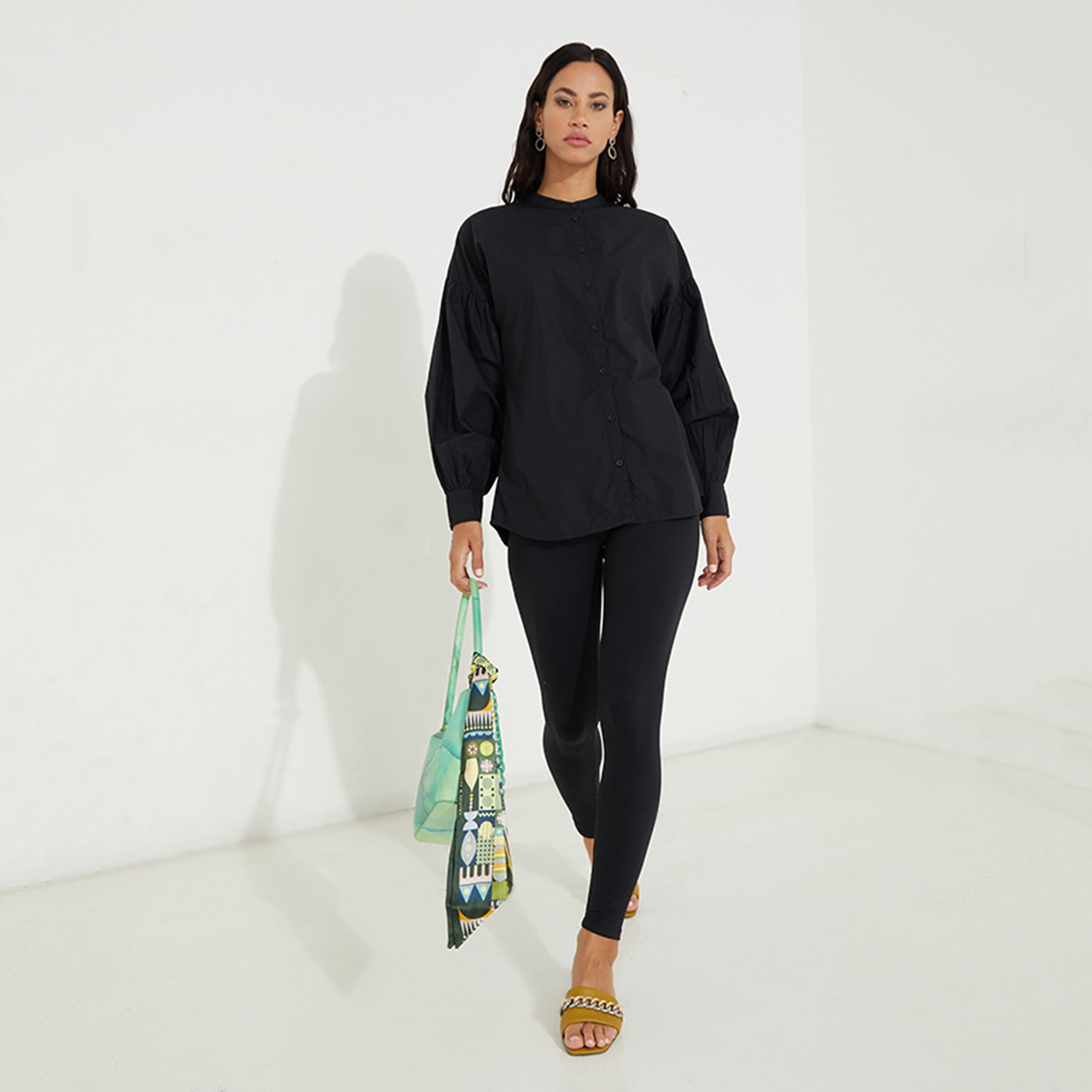 قميص نسائي بياقة دائرية وأكمام واسعة من أيروبوستال-women-clothing-shirtsandblouses-shirts-image-2