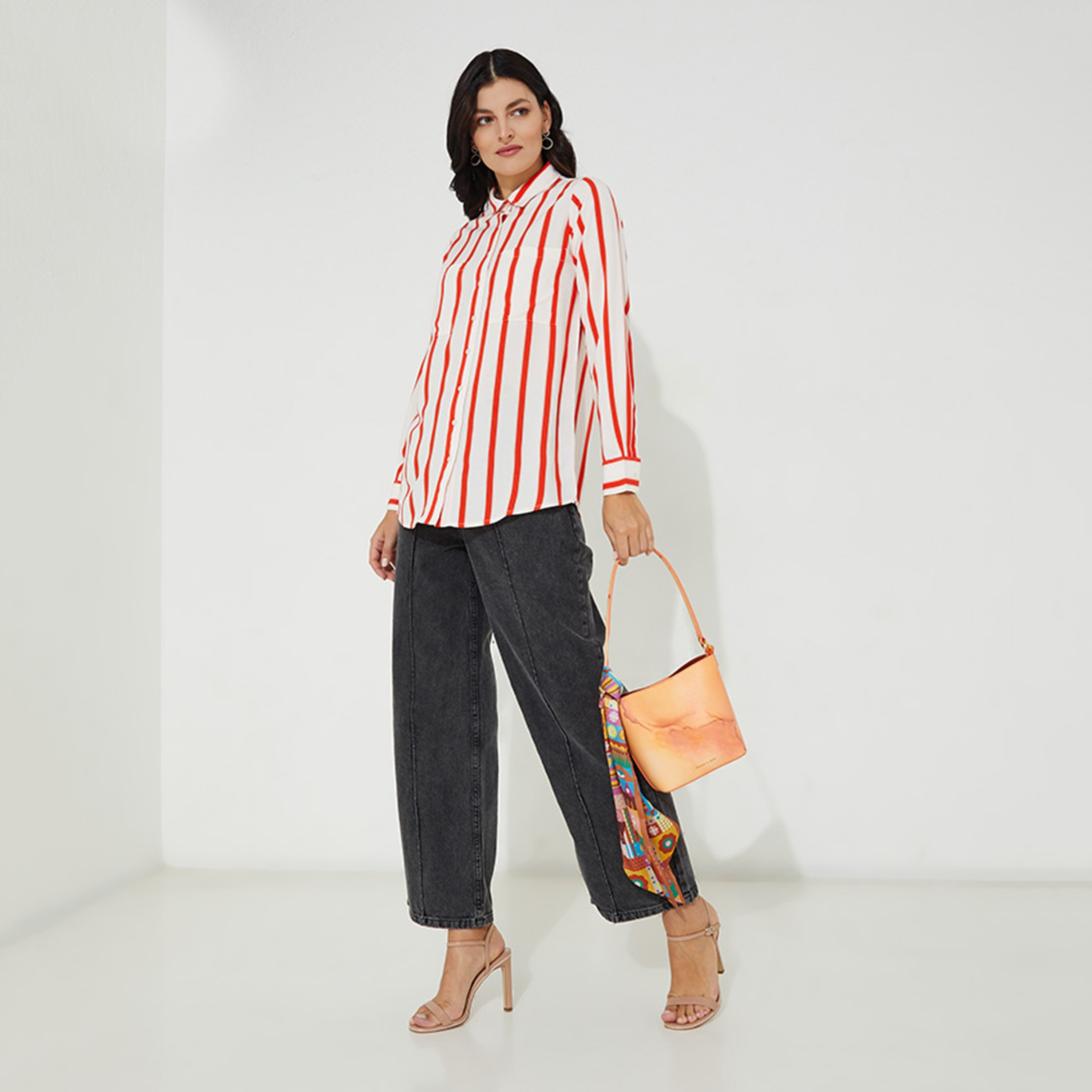 قميص نسائي مخطط بأكمام طويلة وياقة من أيروبوستال-women-clothing-shirtsandblouses-shirts-image-2