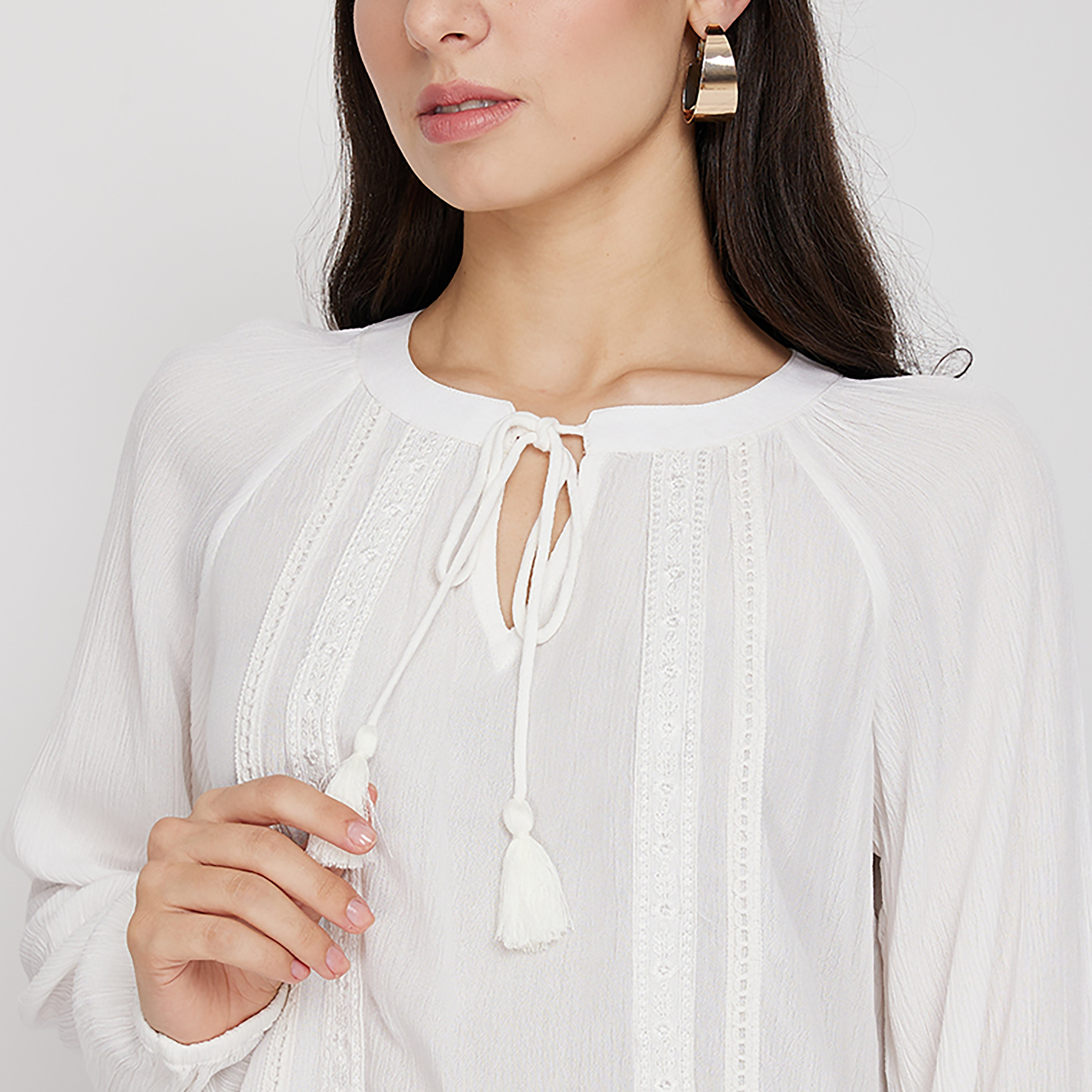 بلوزة مطرزة بفتحة المفتاح وأكمام طويلة من ايروبوستال-women-clothing-shirtsandblouses-blouses-image-7