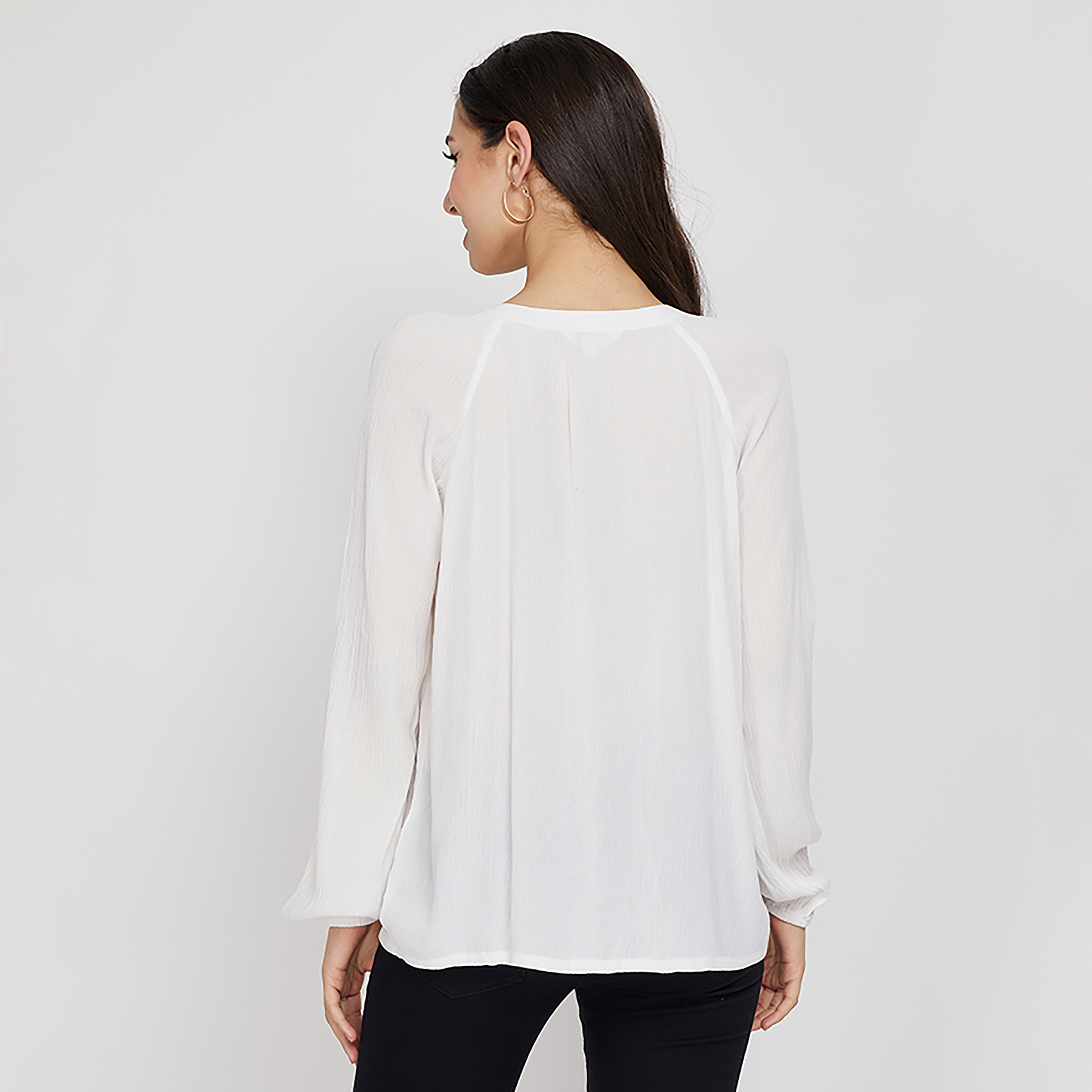بلوزة مطرزة بفتحة المفتاح وأكمام طويلة من ايروبوستال-women-clothing-shirtsandblouses-blouses-image-8