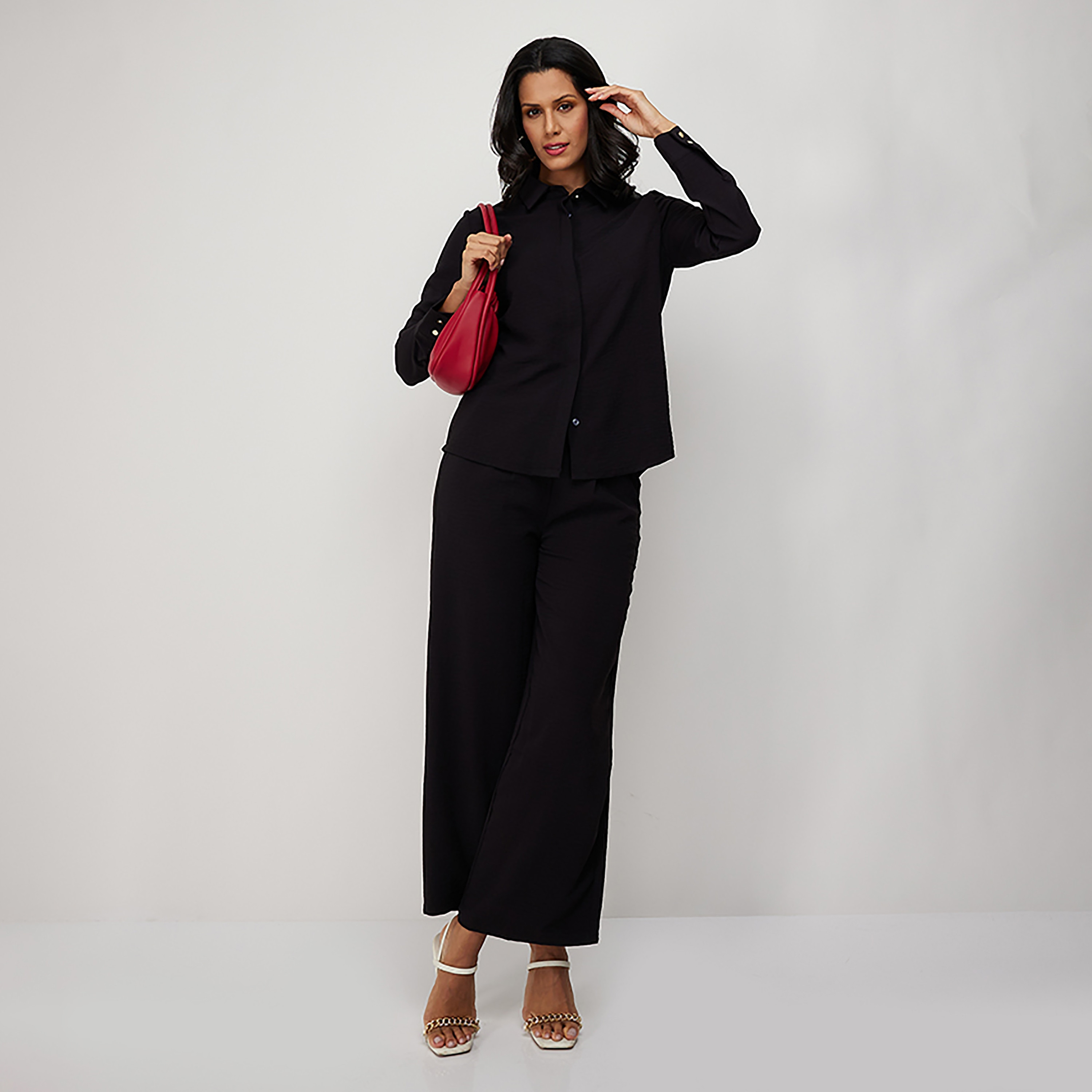 قميص بأكمام طويلة بياقة سادة من ايروبوستال-women-clothing-shirtsandblouses-blouses-image-2