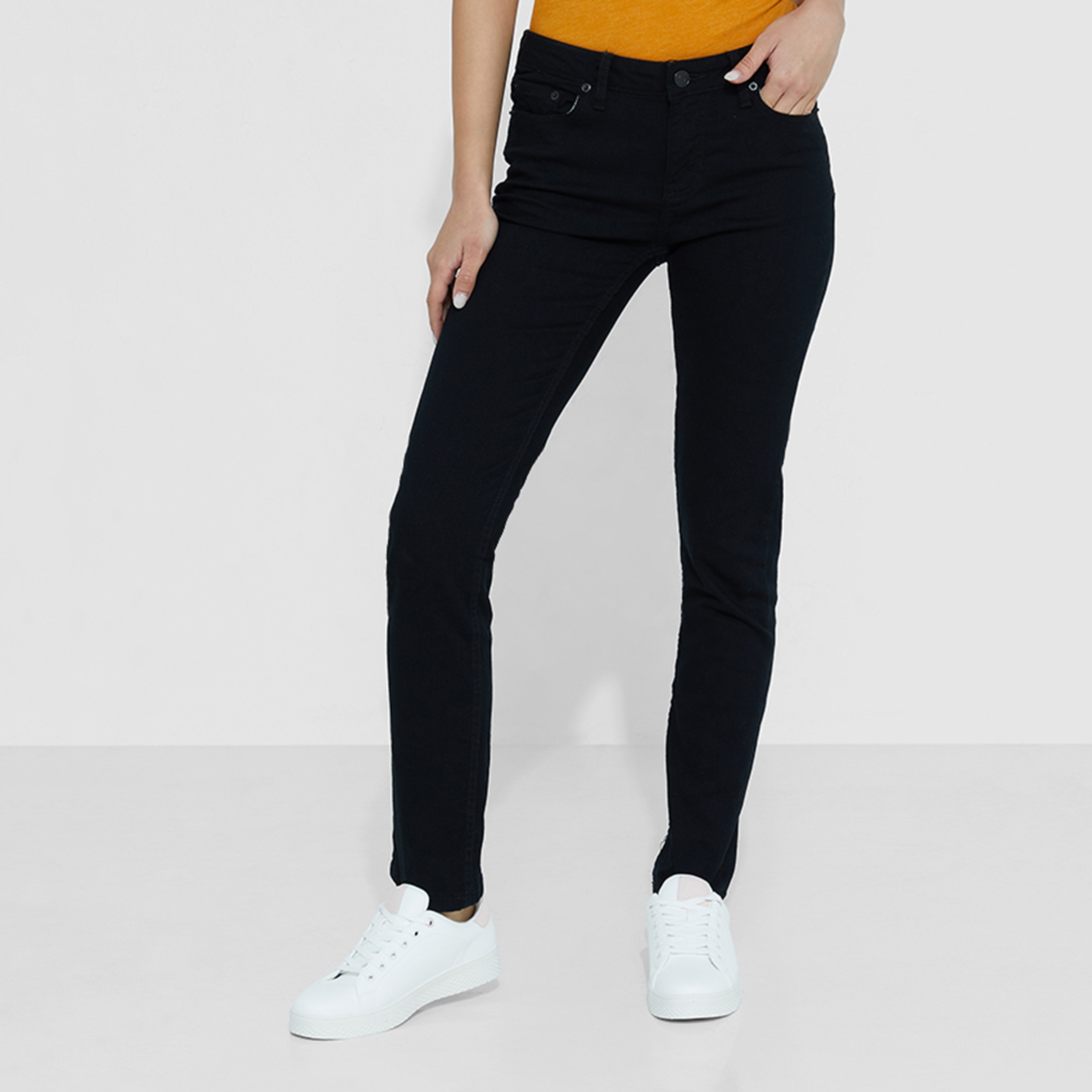 بنطلون جينز نسائي سادة بخصر متوسط وسحاب وأزرار من أيروبوستال-women-clothing-bottoms-jeans-image-1