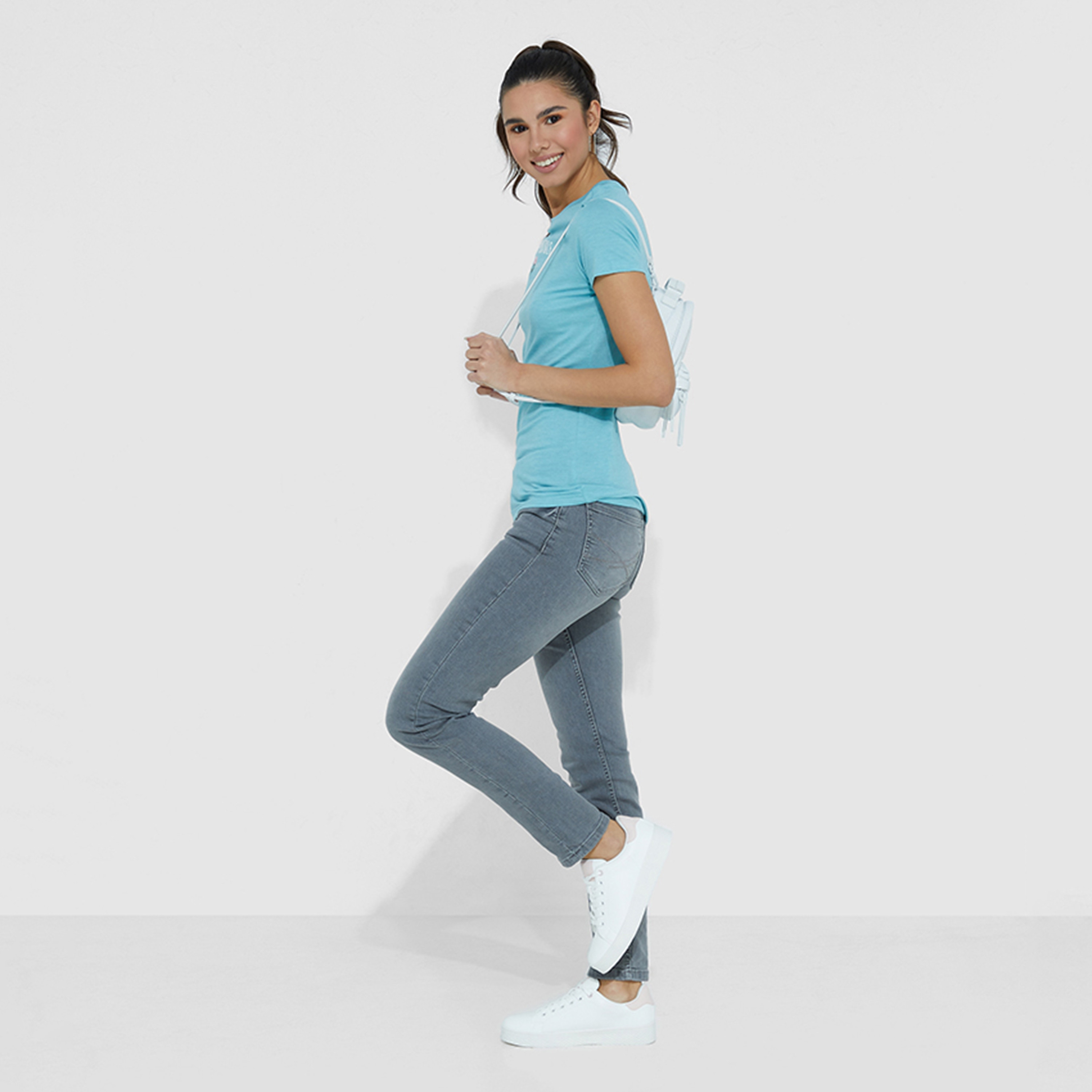 بنطلون جينز نسائي سادة بخصر متوسط وسحاب وأزرار من أيروبوستال-women-clothing-bottoms-jeans-image-6