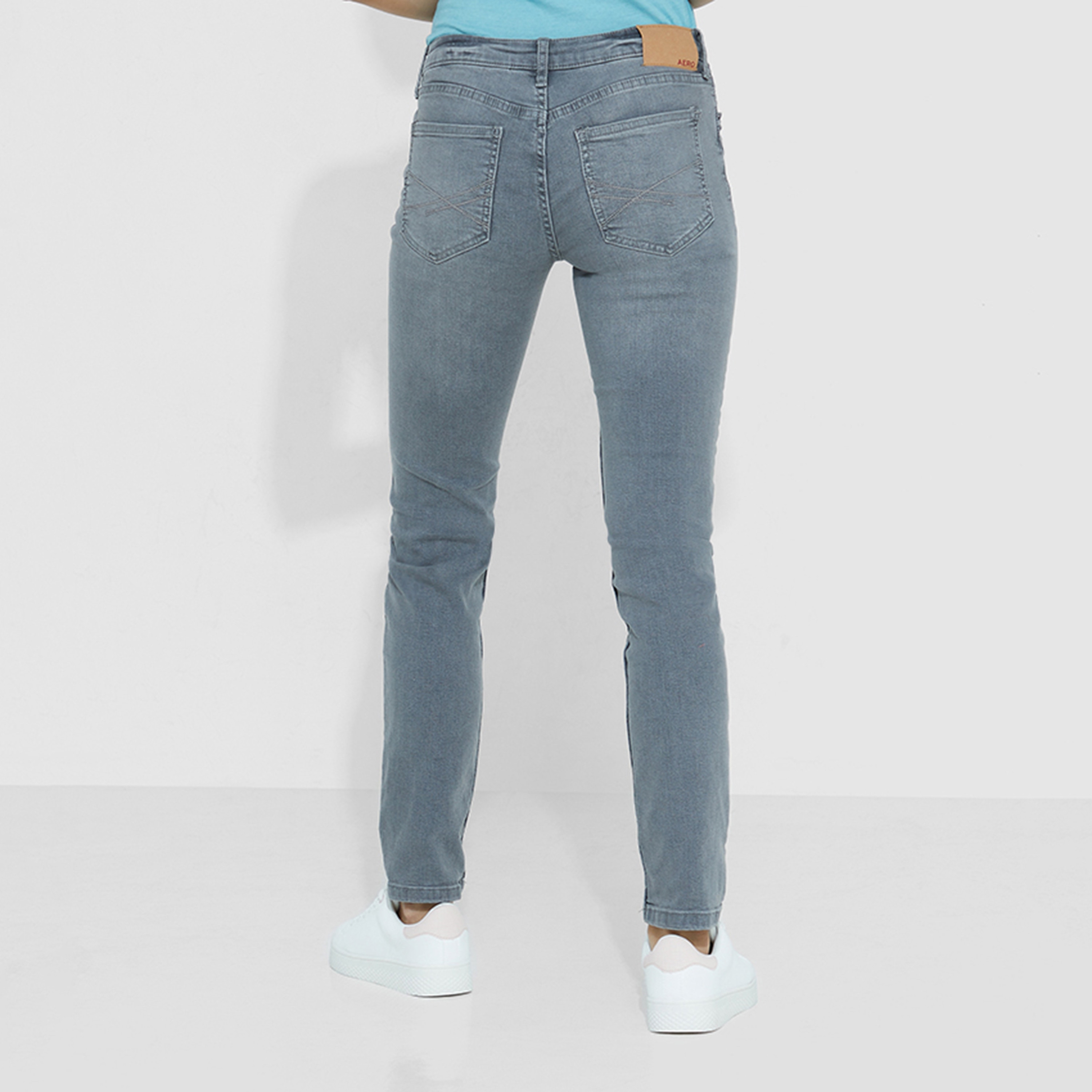 بنطلون جينز نسائي سادة بخصر متوسط وسحاب وأزرار من أيروبوستال-women-clothing-bottoms-jeans-image-8