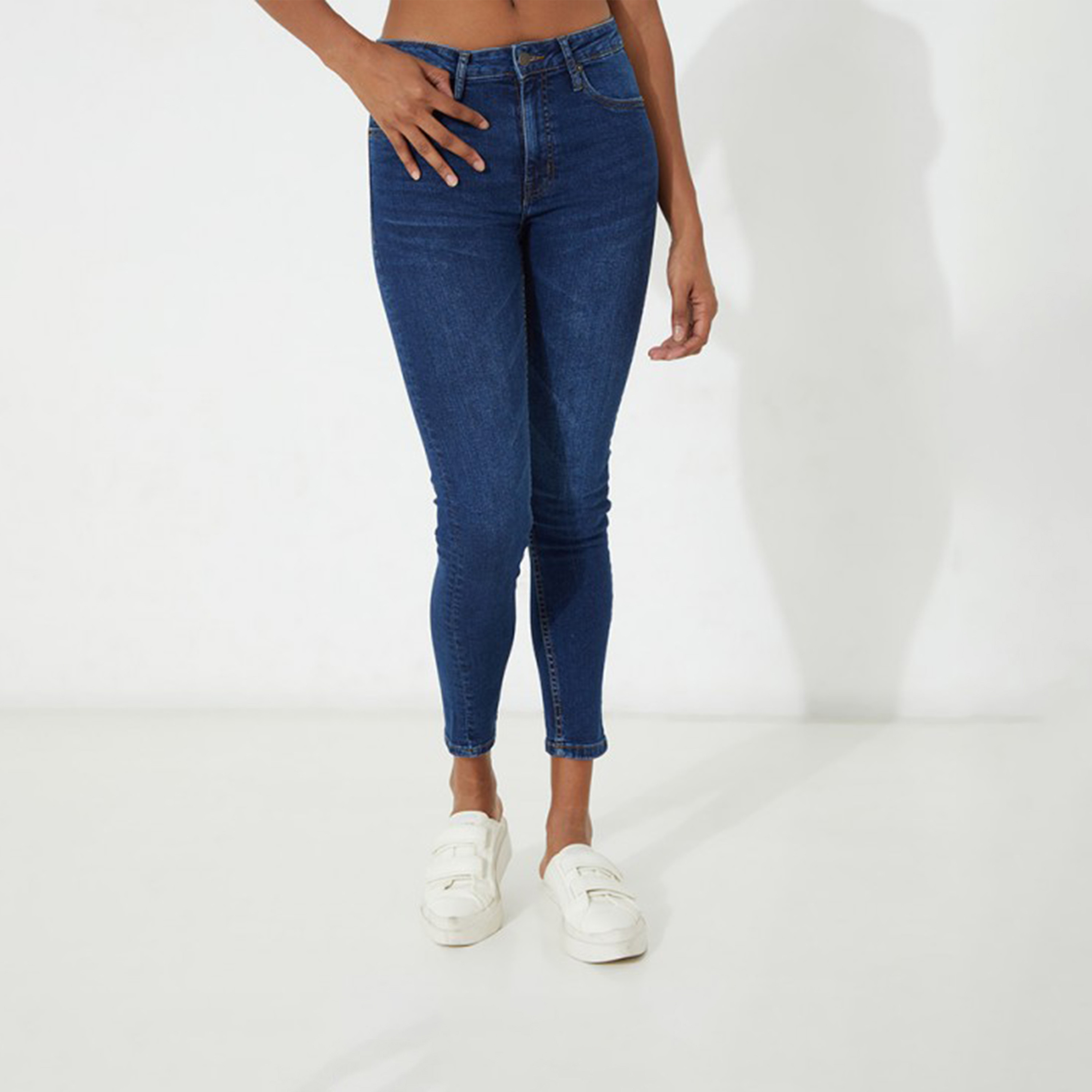 Aeropostale Women's Skinny Fit Mid-Rise Denim with Light Wash-women-clothing-bottoms-jeans-image-1