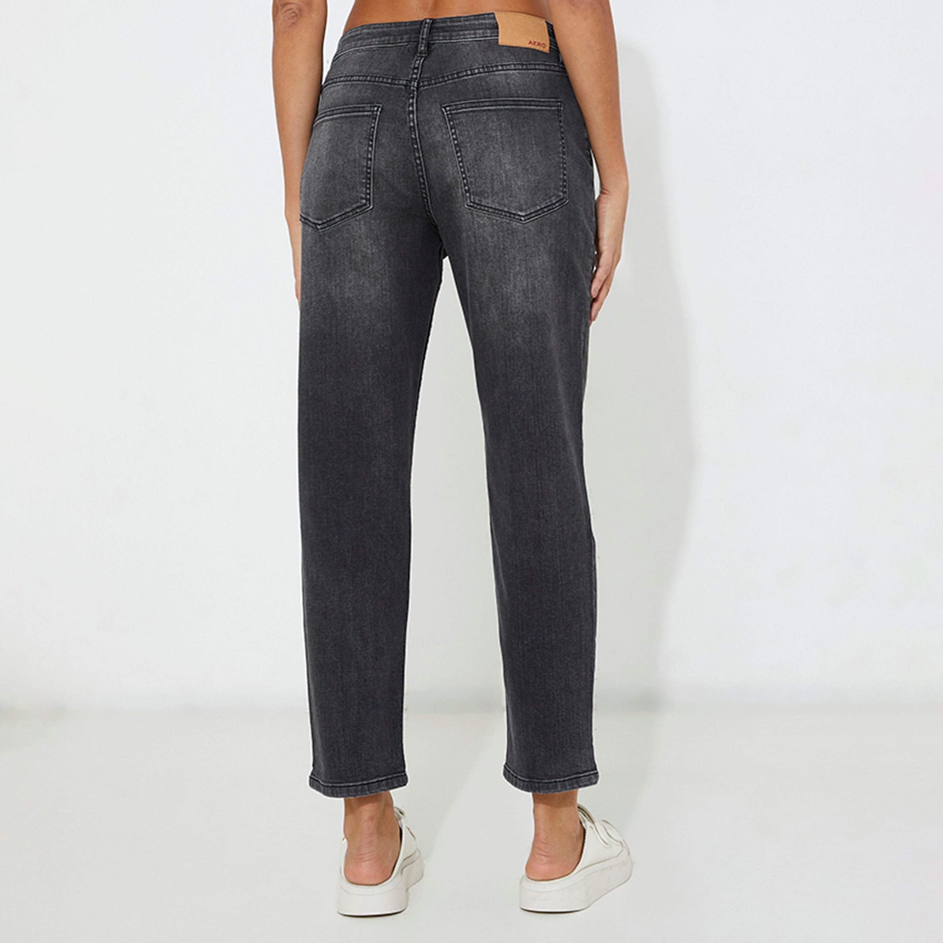 بنطلون جينز نسائي سادة بخصر متوسط وسحاب وأزرار من أيروبوستال-women-clothing-bottoms-jeans-image-8