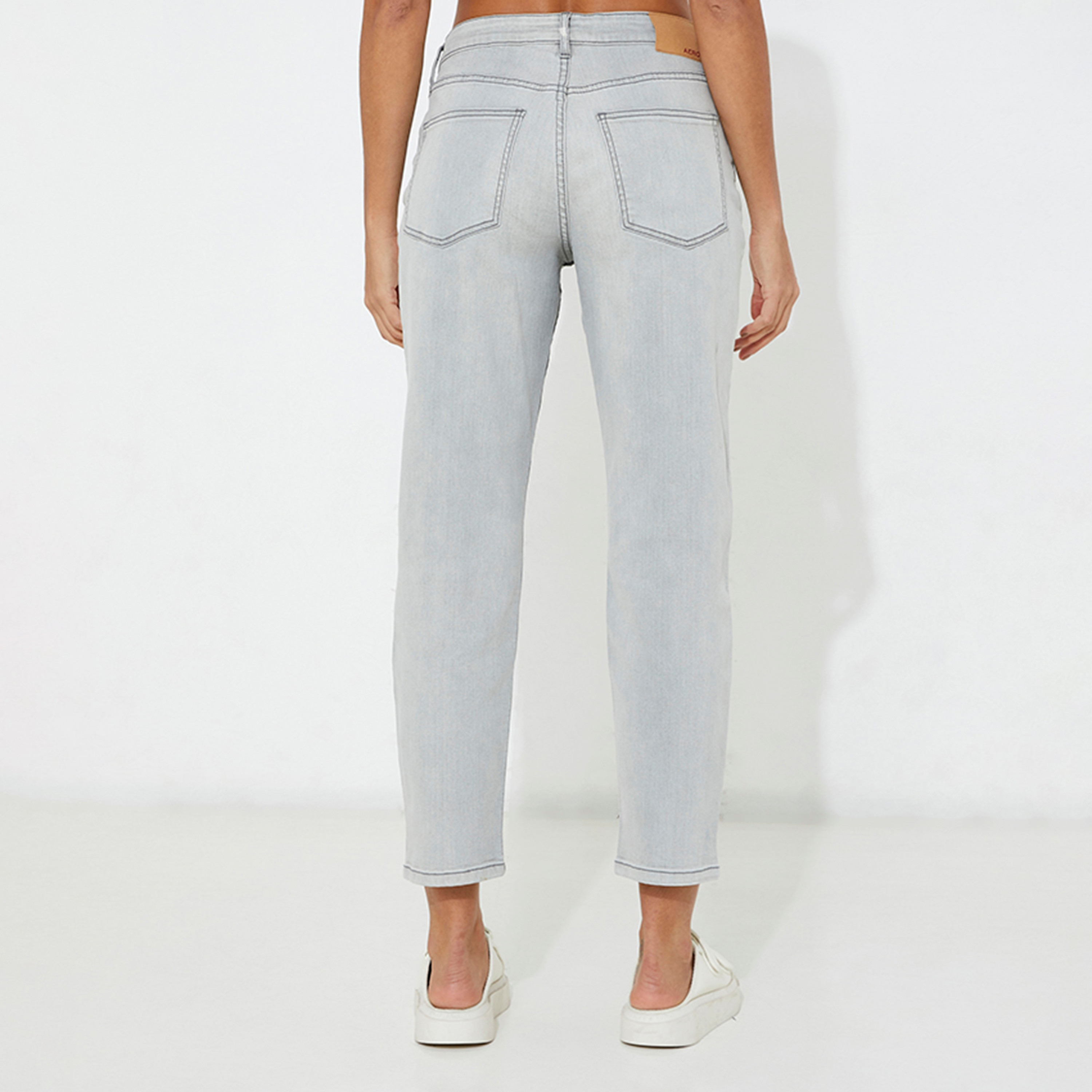 بنطلون جينز نسائي سادة بخصر متوسط وسحاب وأزرار من أيروبوستال-women-clothing-bottoms-jeans-image-12