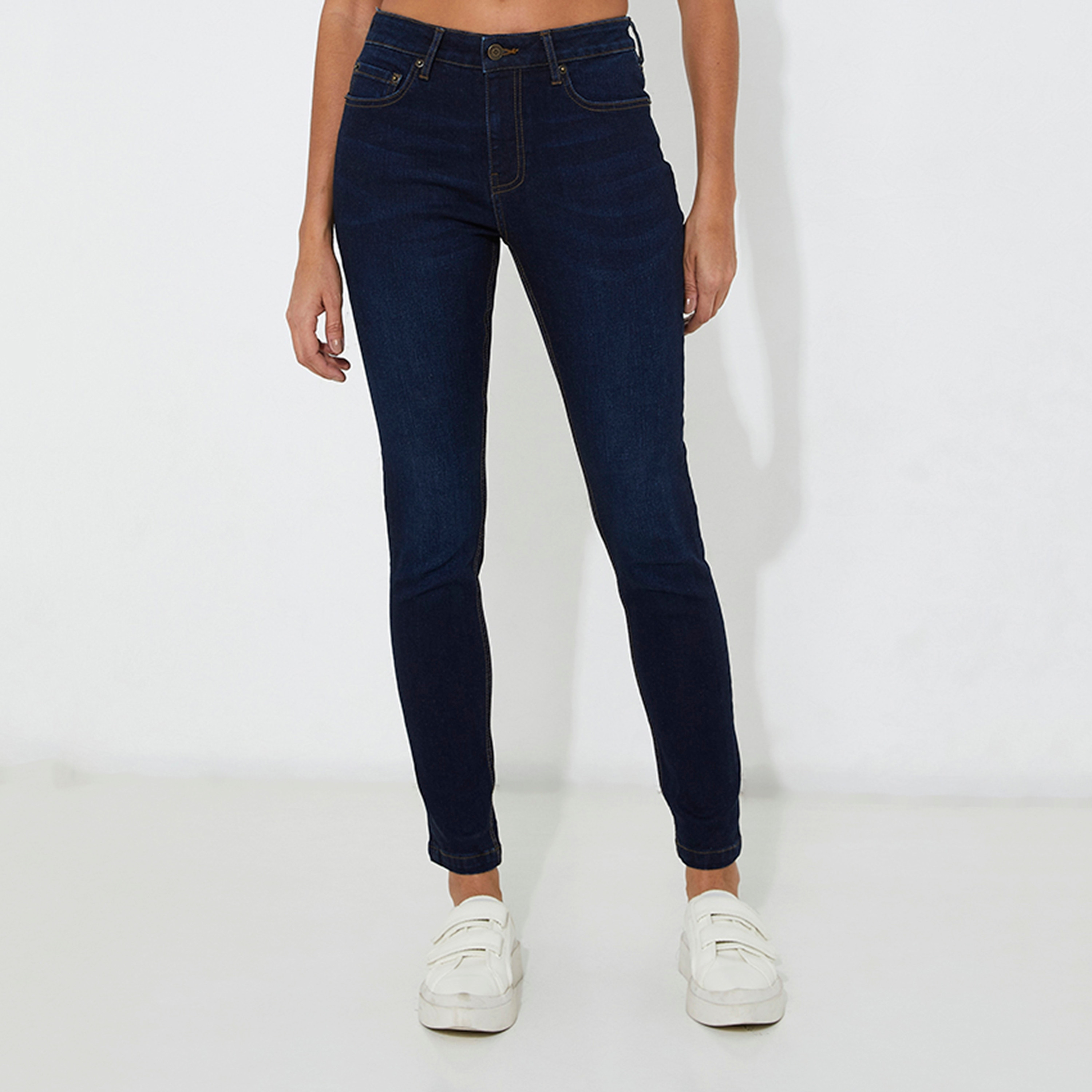 بنطلون جينز نسائي ذو خصر متوسط وسحّاب وأزرار داكنة اللون من أيروبوستال-women-clothing-bottoms-jeans-image-1