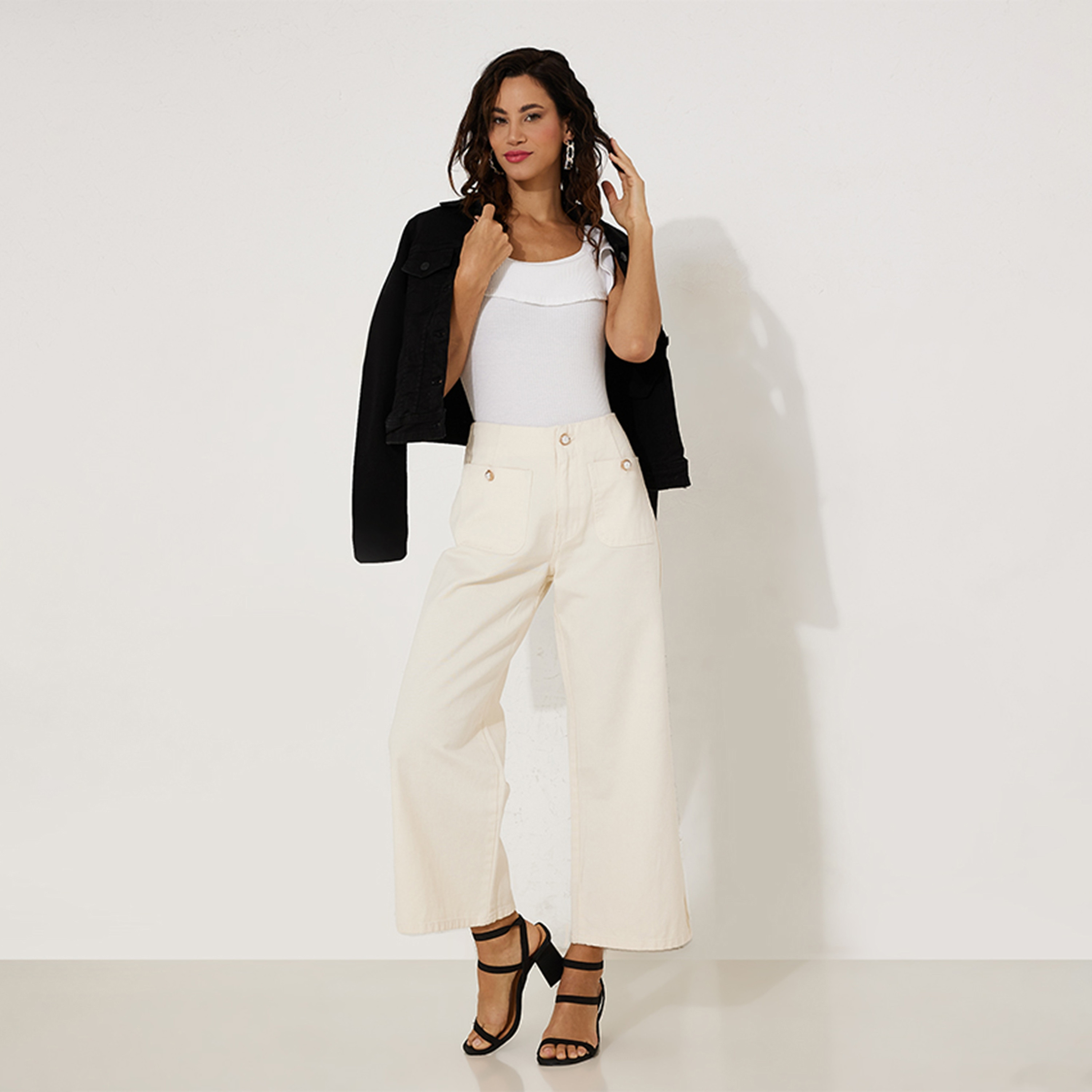 بنطلون جينز نسائي سادة بخصر مرتفع وسحاب وأزرار من أيروبوستال-women-clothing-bottoms-jeans-image-2