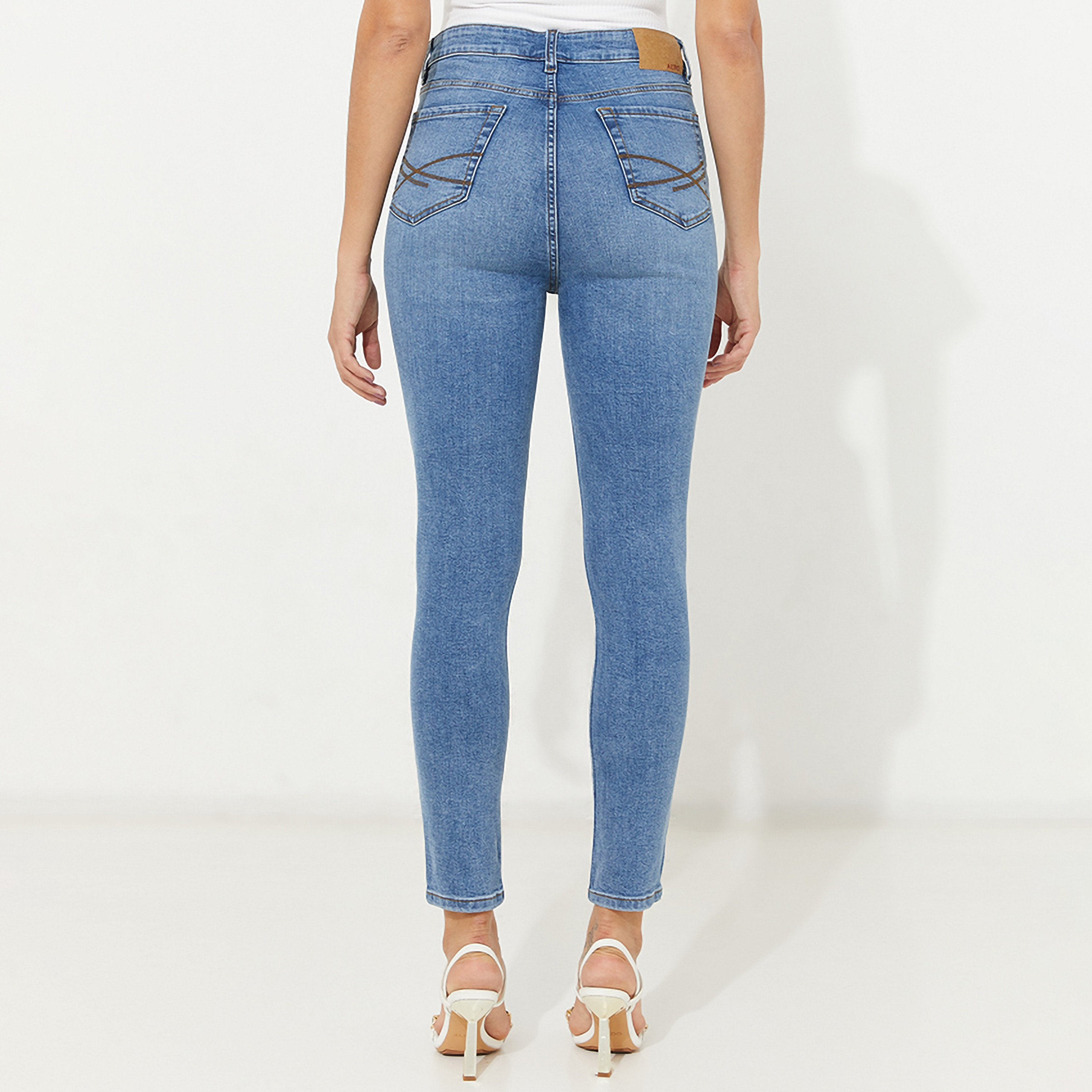 بنطلون جينز نسائي سادة بخصر مرتفع وسحاب وأزرار من أيروبوستال-women-clothing-bottoms-jeans-image-4