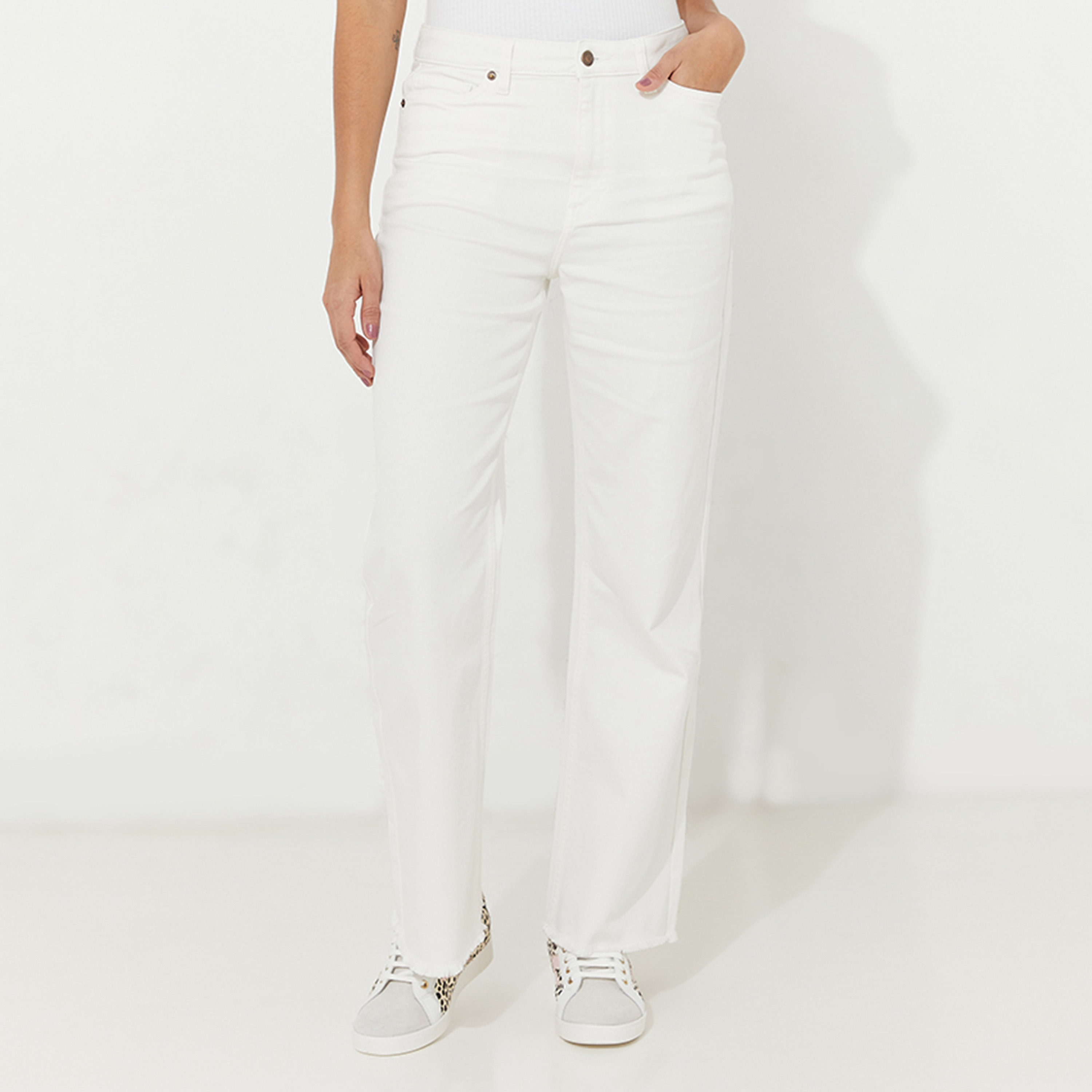 بنطلون جينز نسائي سادة بخصر مرتفع وسحاب وأزرار من أيروبوستال-women-clothing-bottoms-jeans-image-1