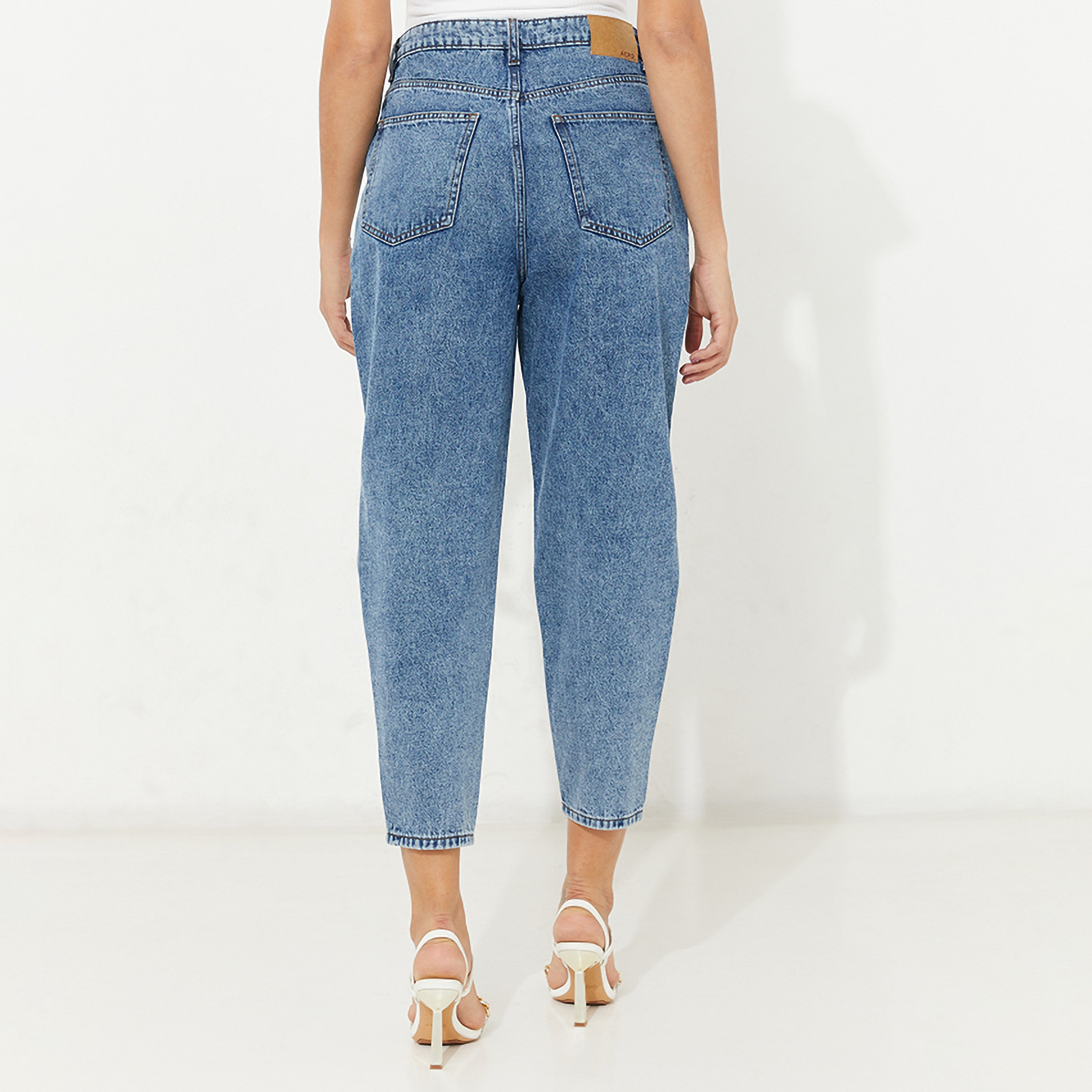 Aeropostale Plain High-Rise Button and Zip Fly Women's Jeans-women-clothing-bottoms-jeans-image-4