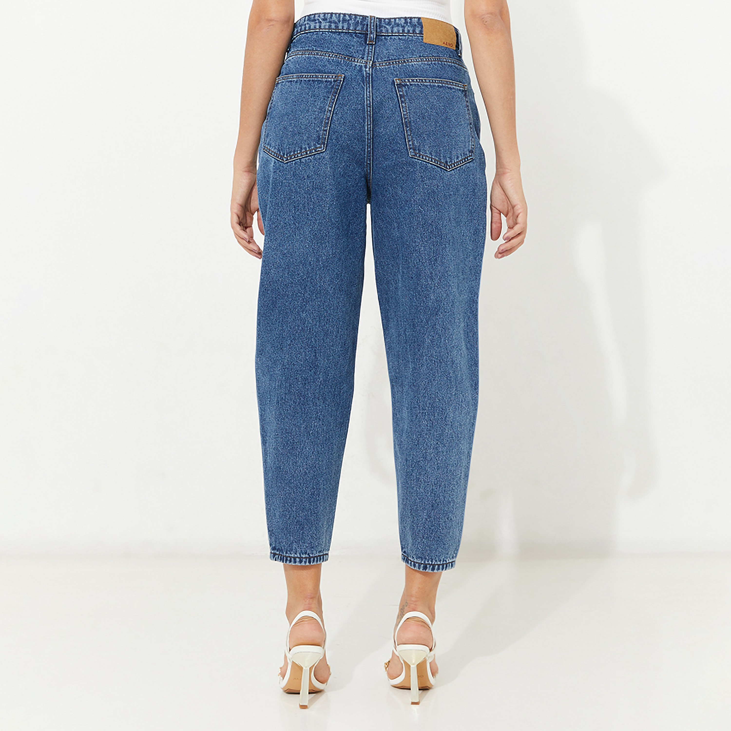Aeropostale Plain High-Rise Button and Zip Fly Women's Jeans-women-clothing-bottoms-jeans-image-4