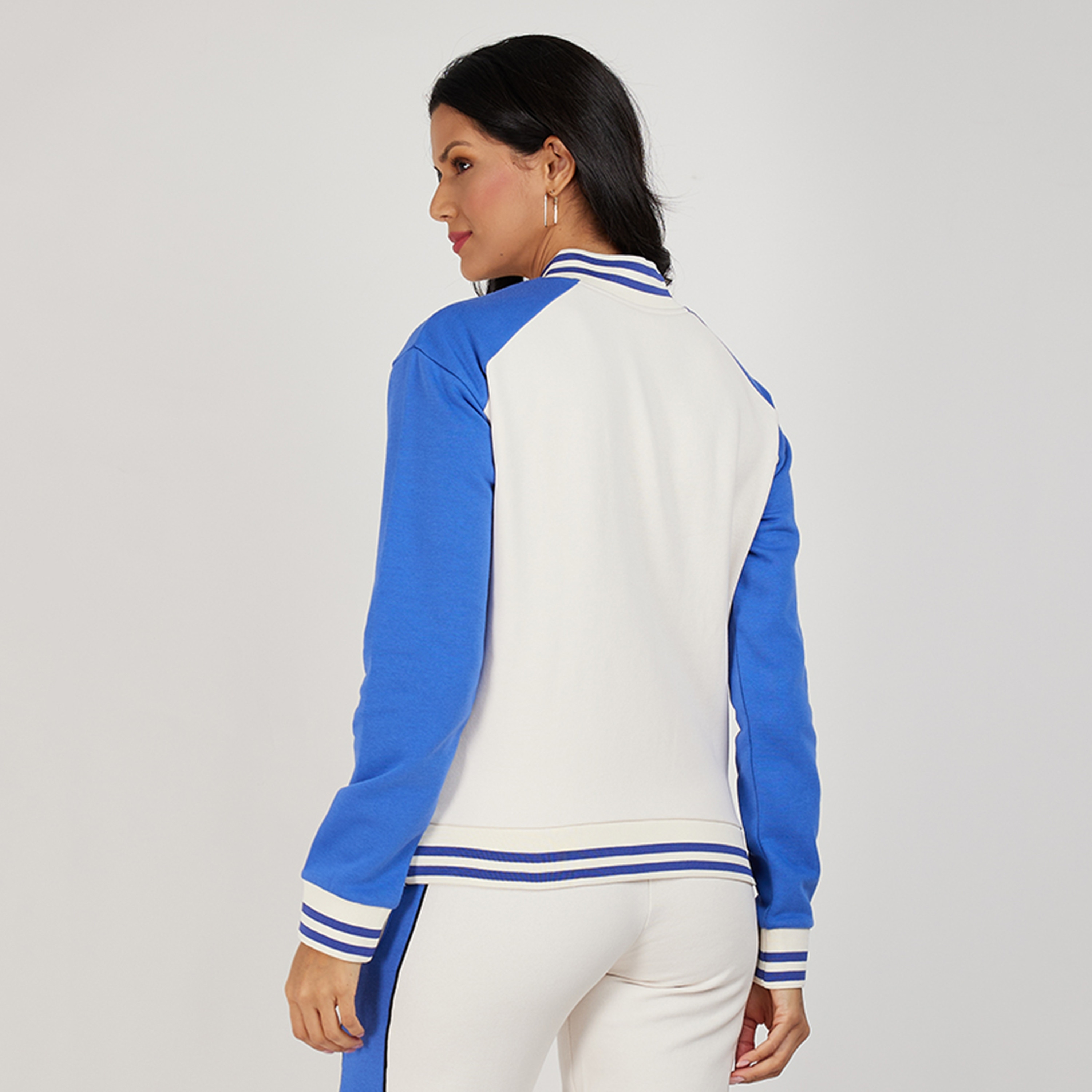 سترة نسائية بألوان متعددة وأكمام راجلان وياقة من أيروبوستال-women-winterwear-coatsandjackets-jackets-image-4