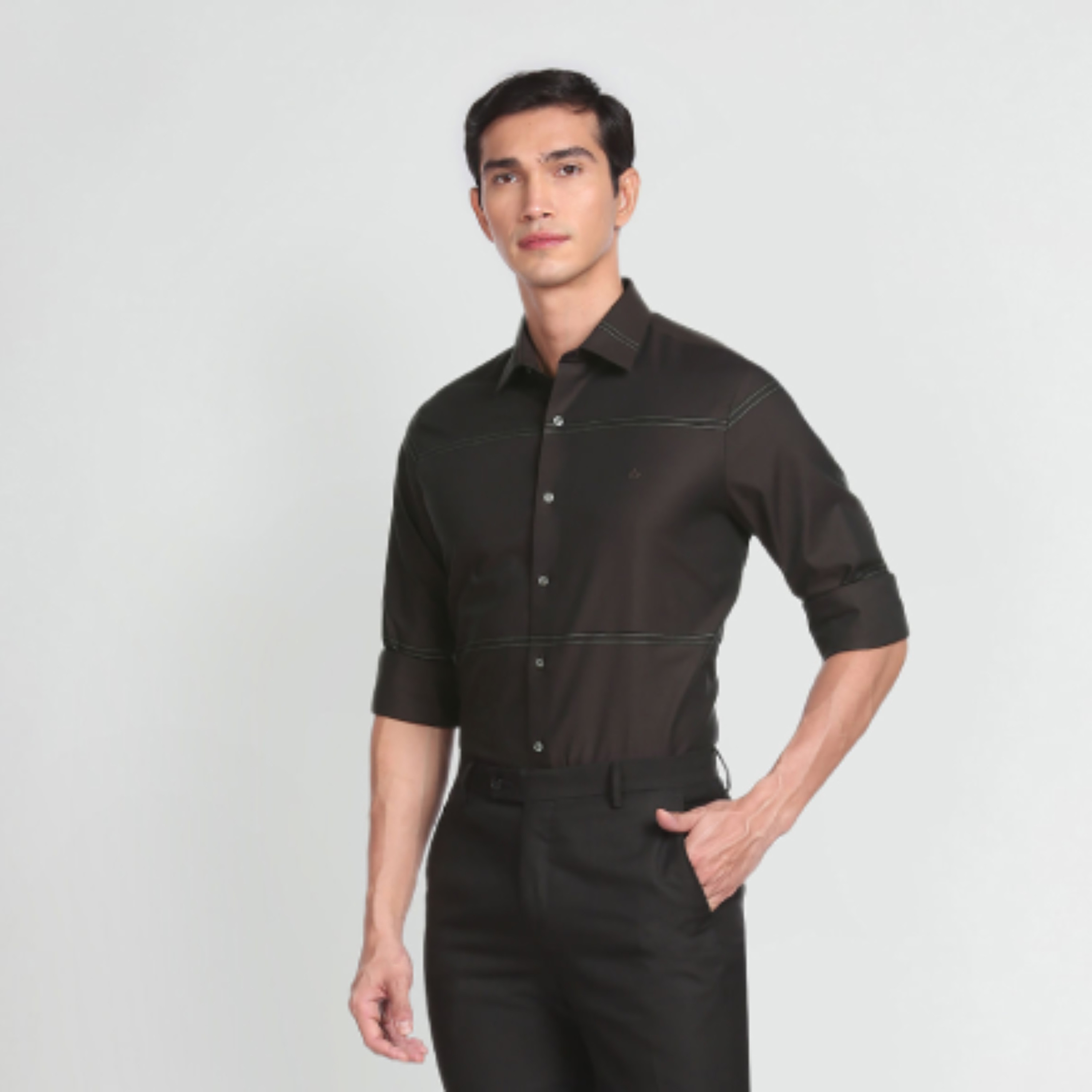 قميص فارمل بأكمام طويلة وتيلارد فت مع نقشة مخطط باللون البني الداكن من أرو-men-clothing-shirts-image-1