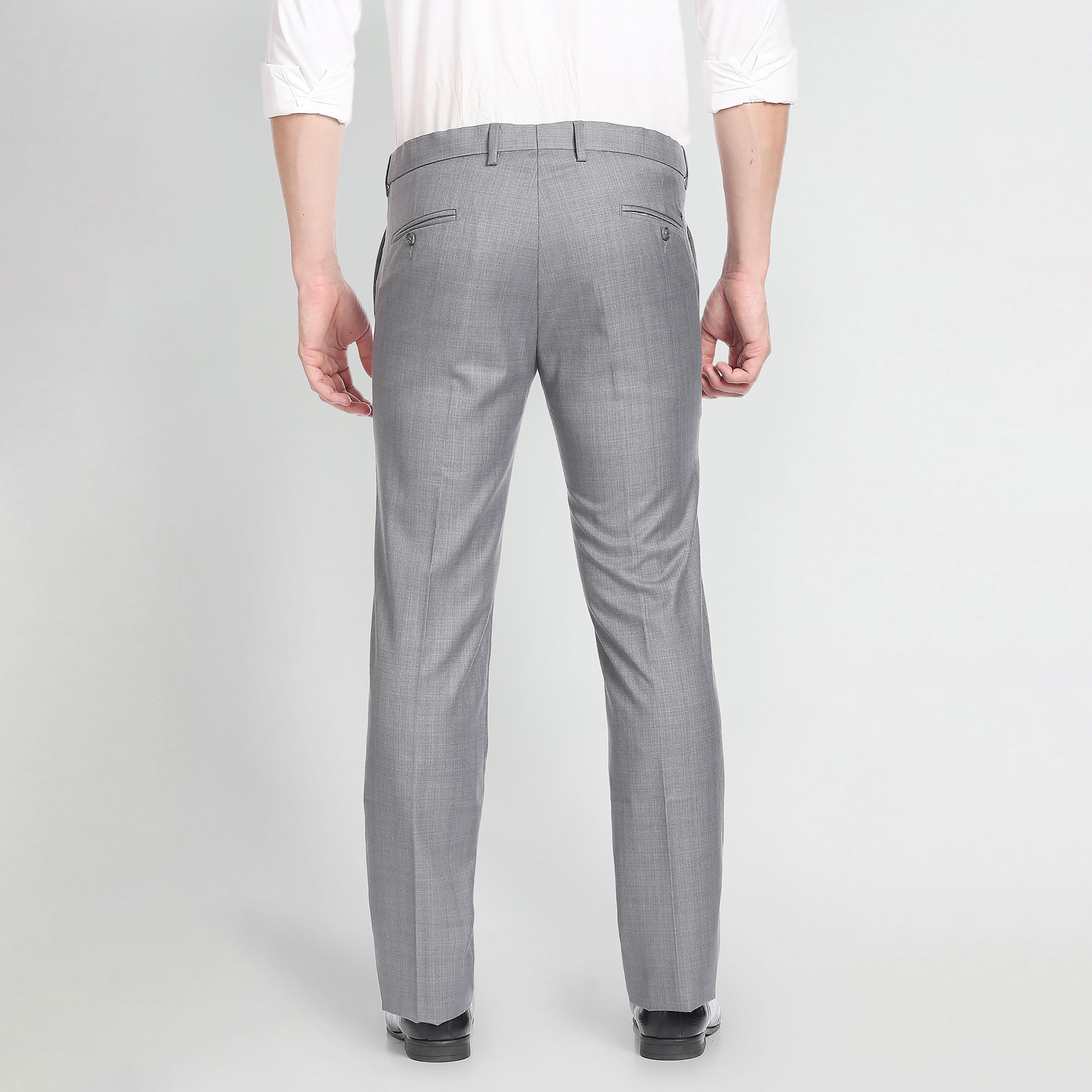 بنطلون فارمل مع تيلارد فت بلون رمادي فاتح من أرو-men-clothing-bottoms-trousersandchinos-trousers-image-3