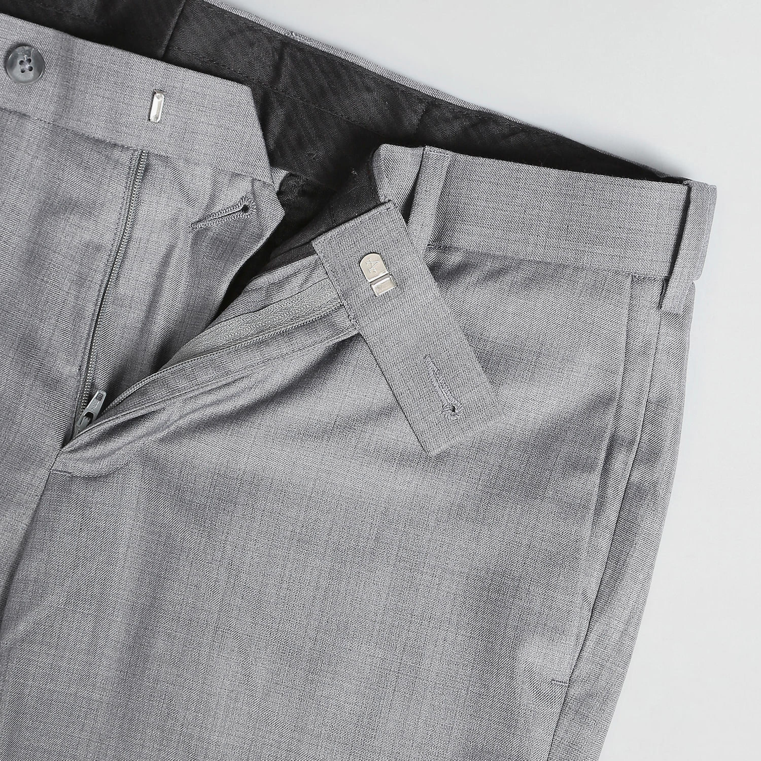 بنطلون فارمل مع تيلارد فت بلون رمادي فاتح من أرو-men-clothing-bottoms-trousersandchinos-trousers-image-4
