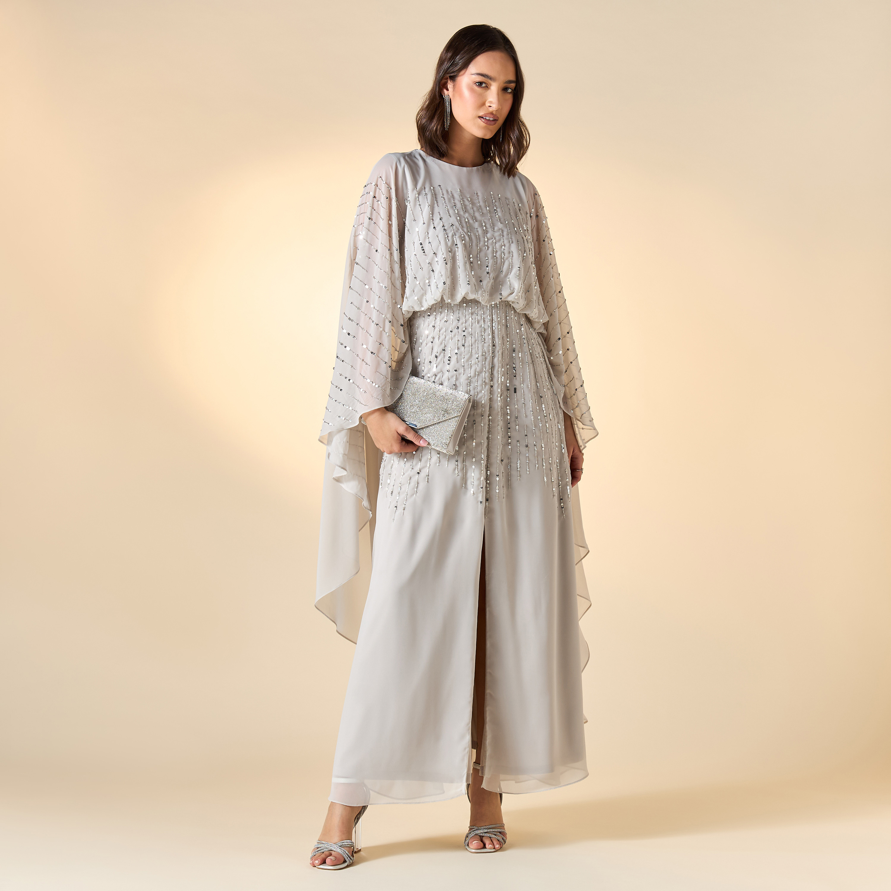 فستان ماكسي مزيّن بأكمام كاب من أميليا روز-women-clothing-dresses-image-6