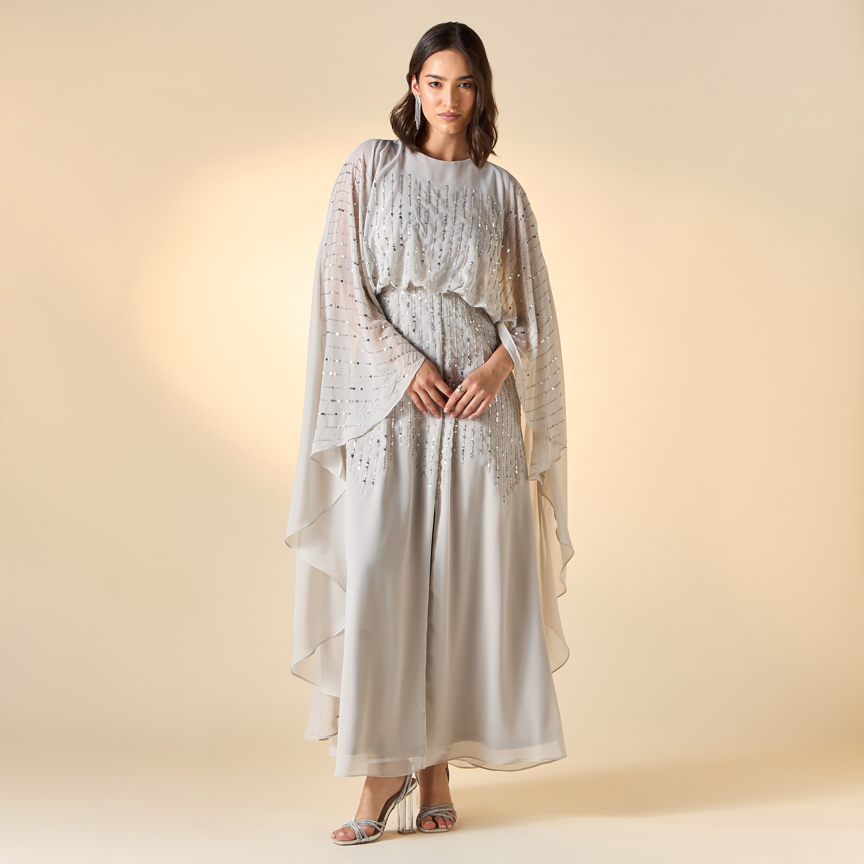 فستان ماكسي مزيّن بأكمام كاب من أميليا روز-women-clothing-dresses-image-8