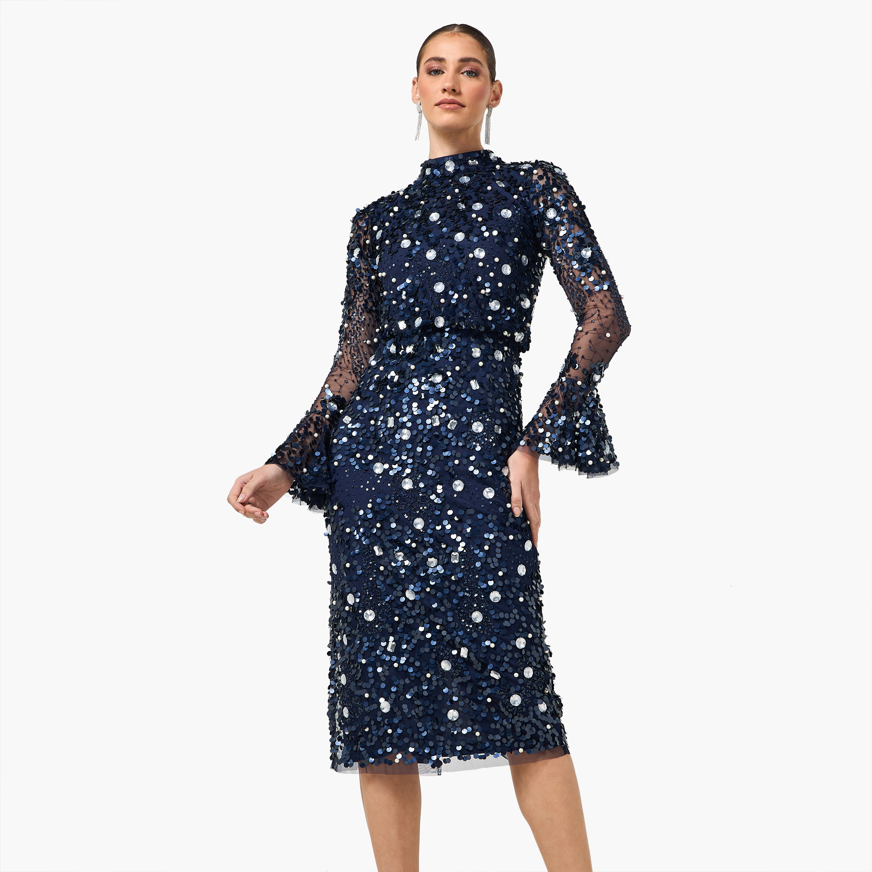 فستان سهرة ميدي قصة "شيث" بياقة عالية وأكمام "بيل" جرس ومزين بالترتر من أميليا روز-women-clothing-dresses-image-1