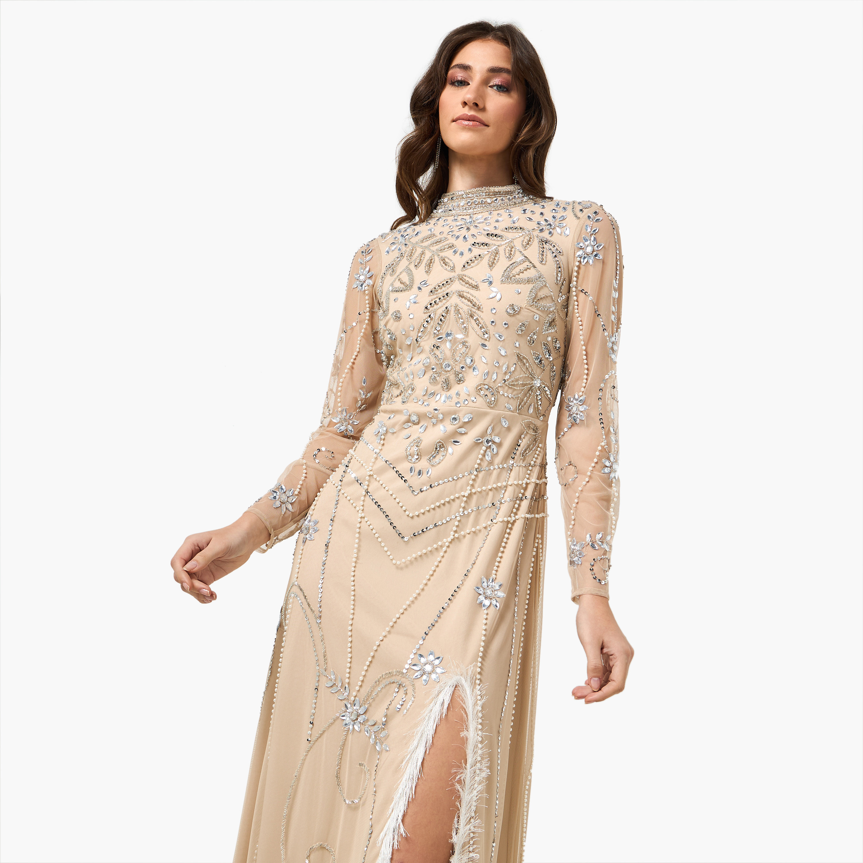 فستان سهرة ماكسي بفتحة جانبية وياقة "موك نيك" ومزين بالخرز لون بيج من أميليا روز-women-clothing-dresses-image-5
