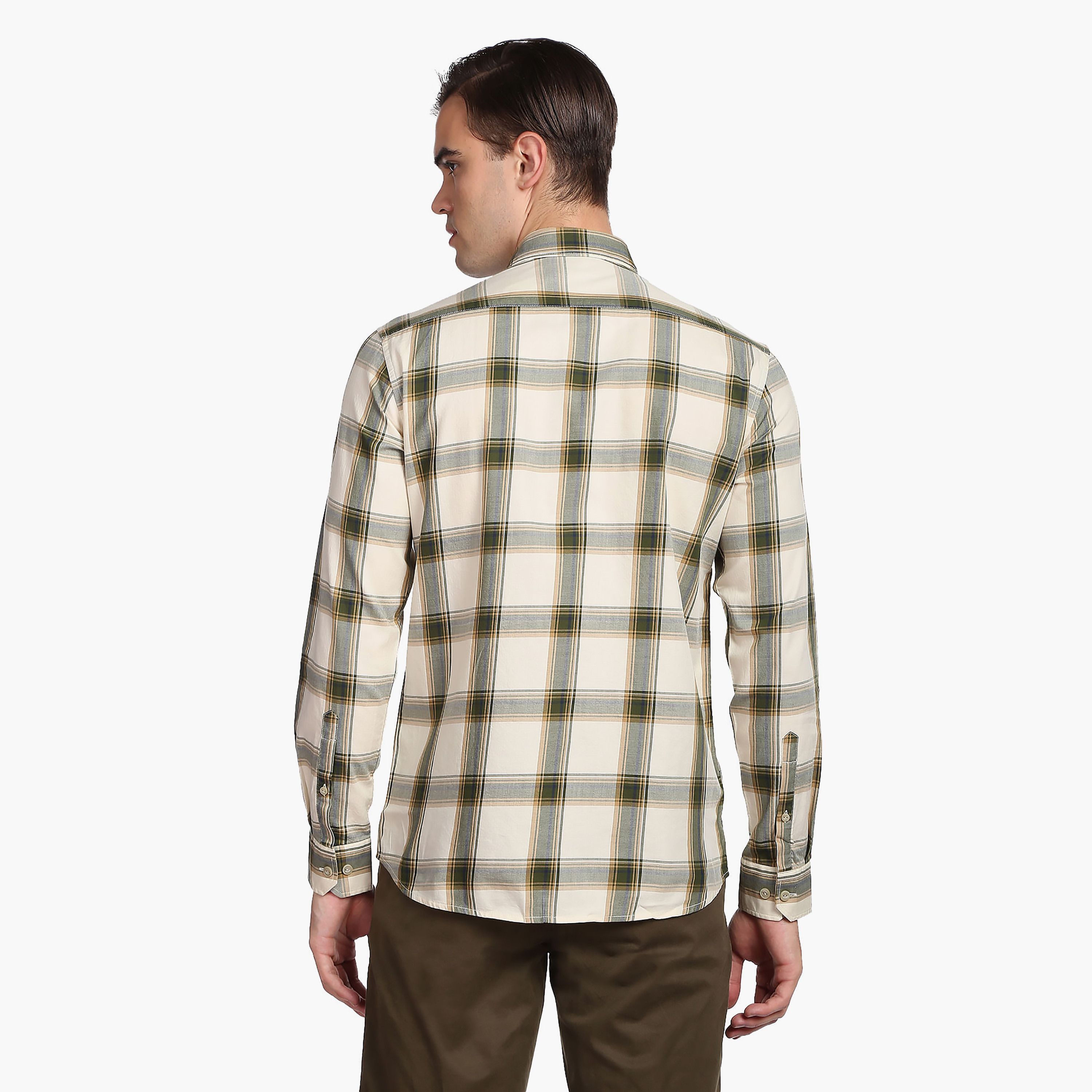 قميص كاجوال بأكمام طويلة وسليم فت مع نقشة مربعات بلون أبيض مائل للصفرة من أرو-men-clothing-shirts-image-4