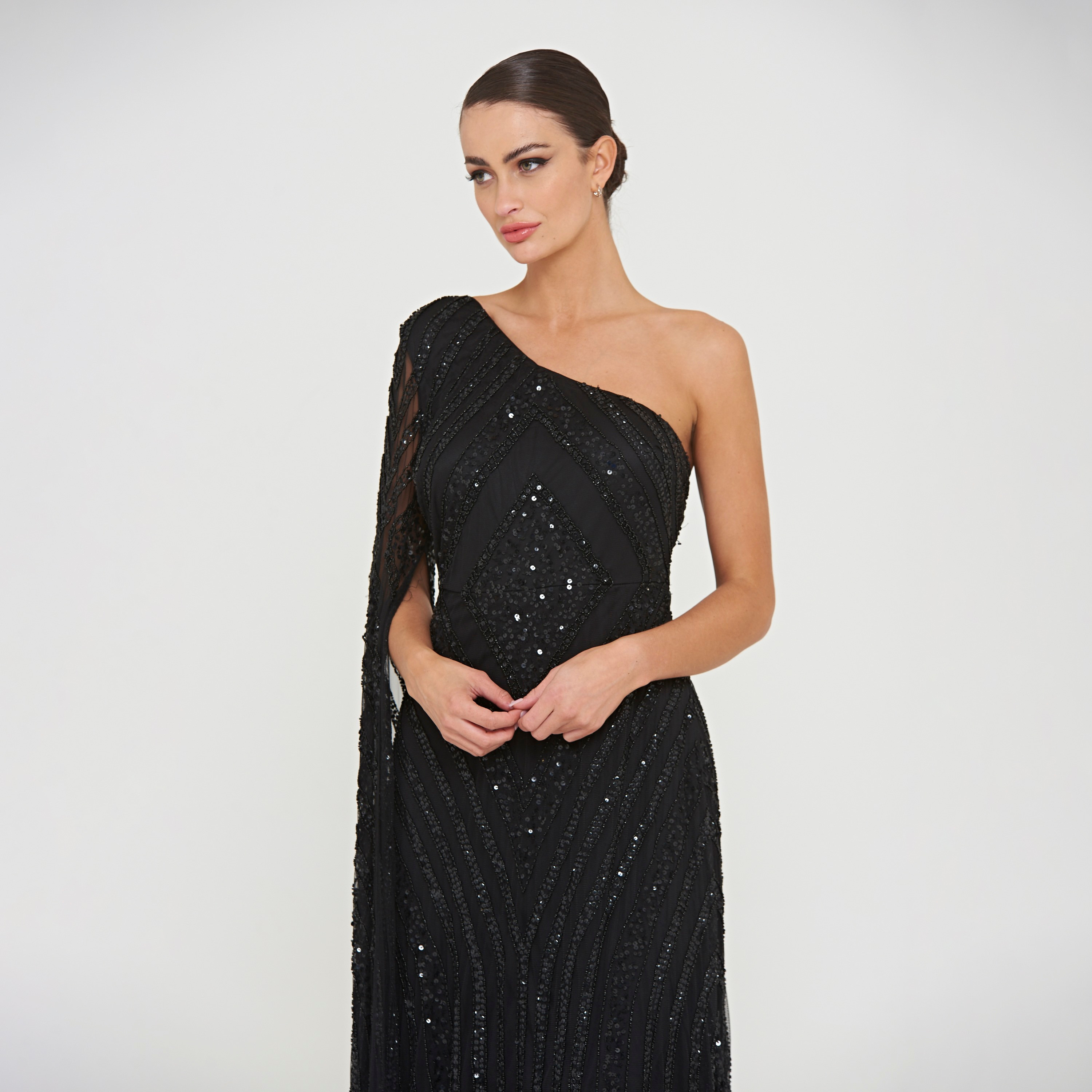 فستان سهرة ماكسي حريمي بترتر وخرز أسود بكتف واحد وأكمام كاب من أميليا روز-women-clothing-dresses-image-4