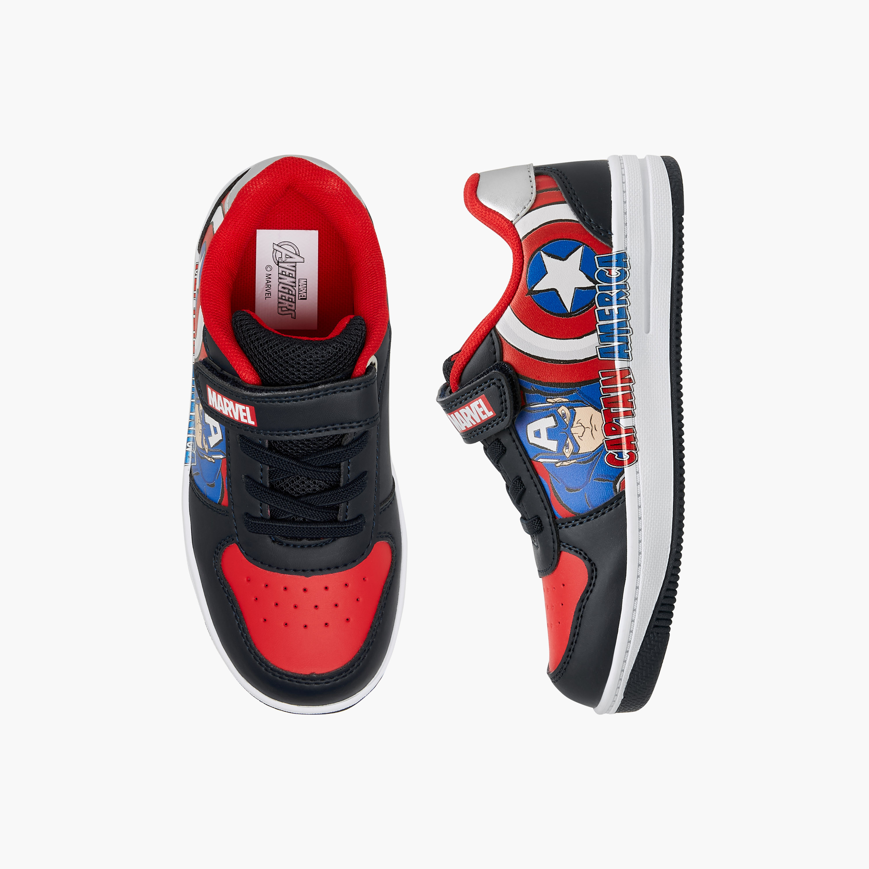 حذاء سنيكرز بشريط إغلاق لاصق وطبعات من مارفل-boys-shoes-sneakers-image-1