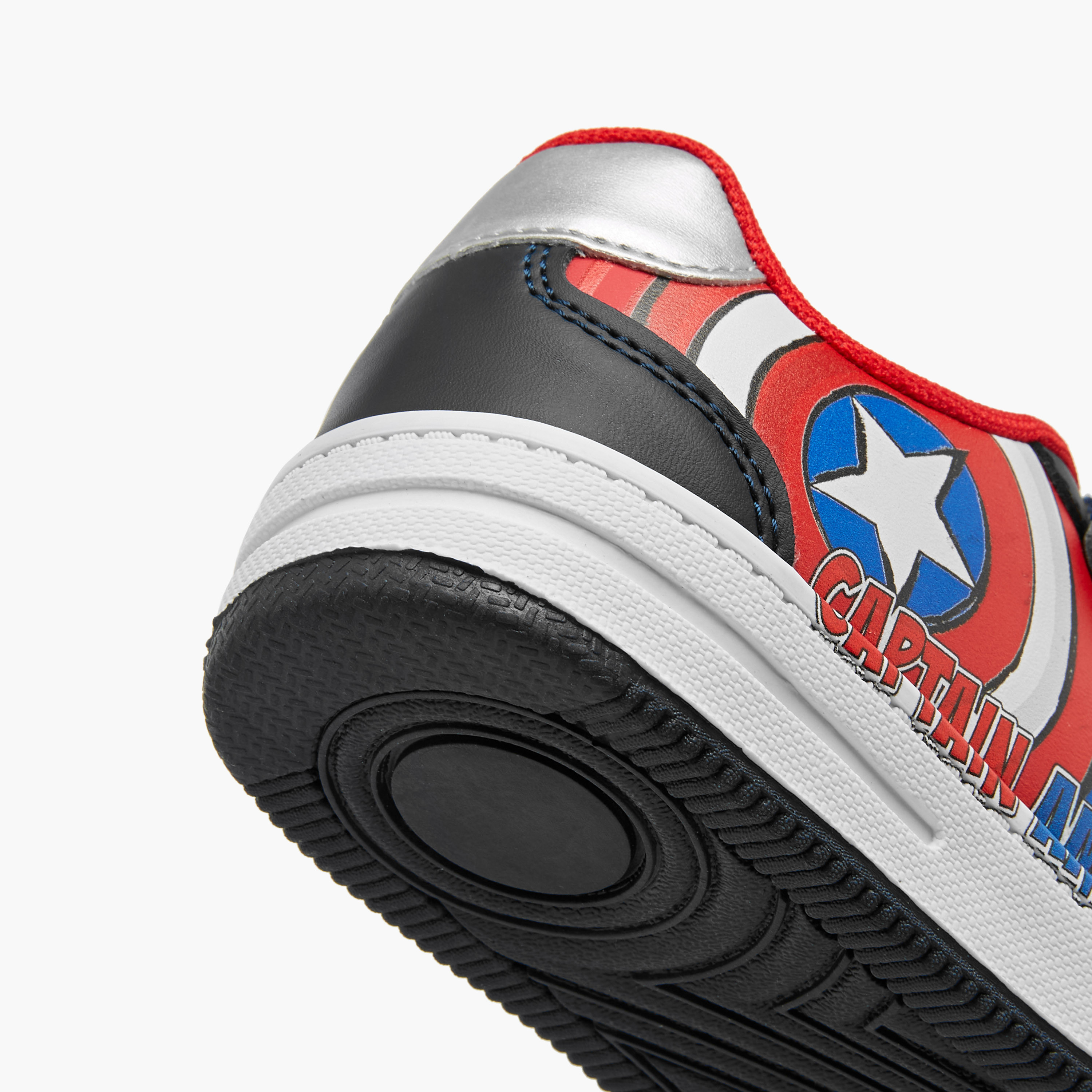 حذاء سنيكرز بشريط إغلاق لاصق وطبعات من مارفل-boys-shoes-sneakers-image-5