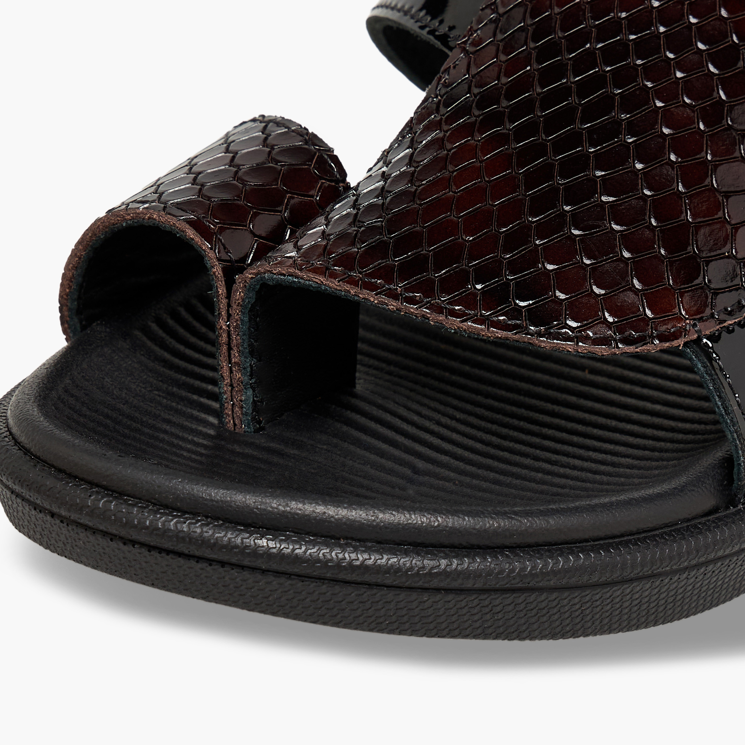 صندل عربي بارز الملمس للأولاد من الواحة-boys-shoes-sandals-image-4